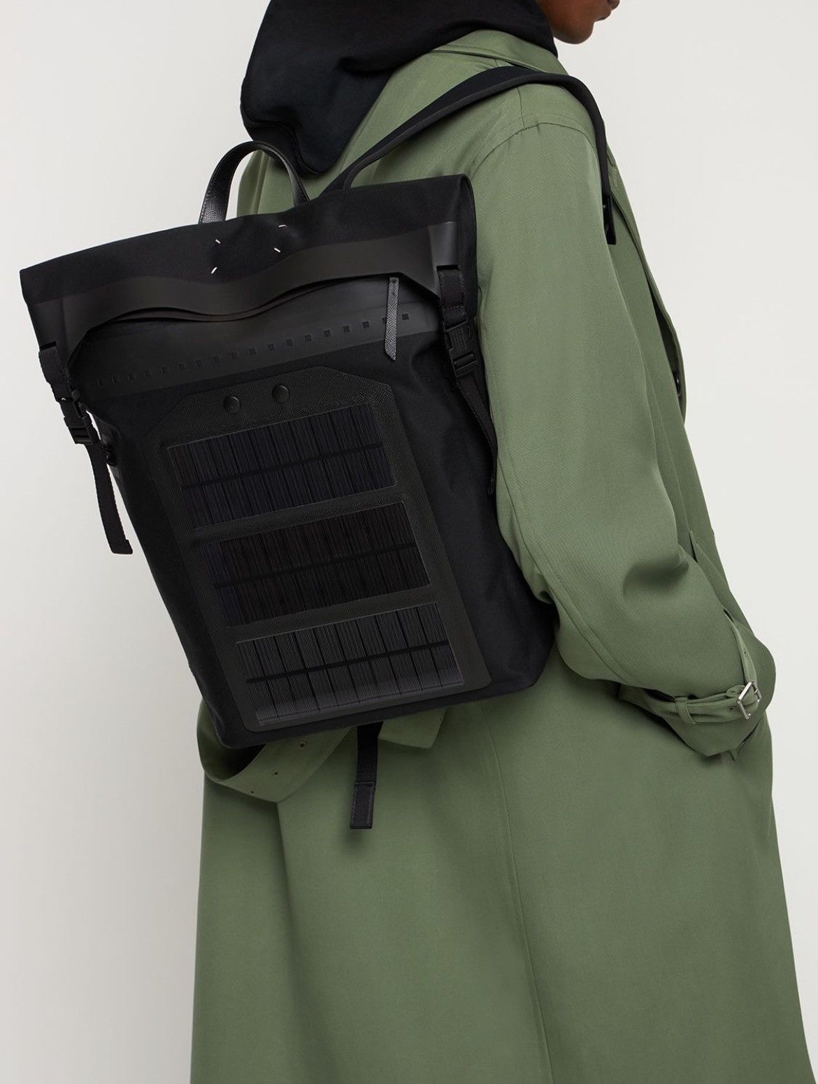 Maison Margiela $1.8K solar-powered device-charging waterproof backpack, IT Size ONE SIZE - 2 Thumbnail