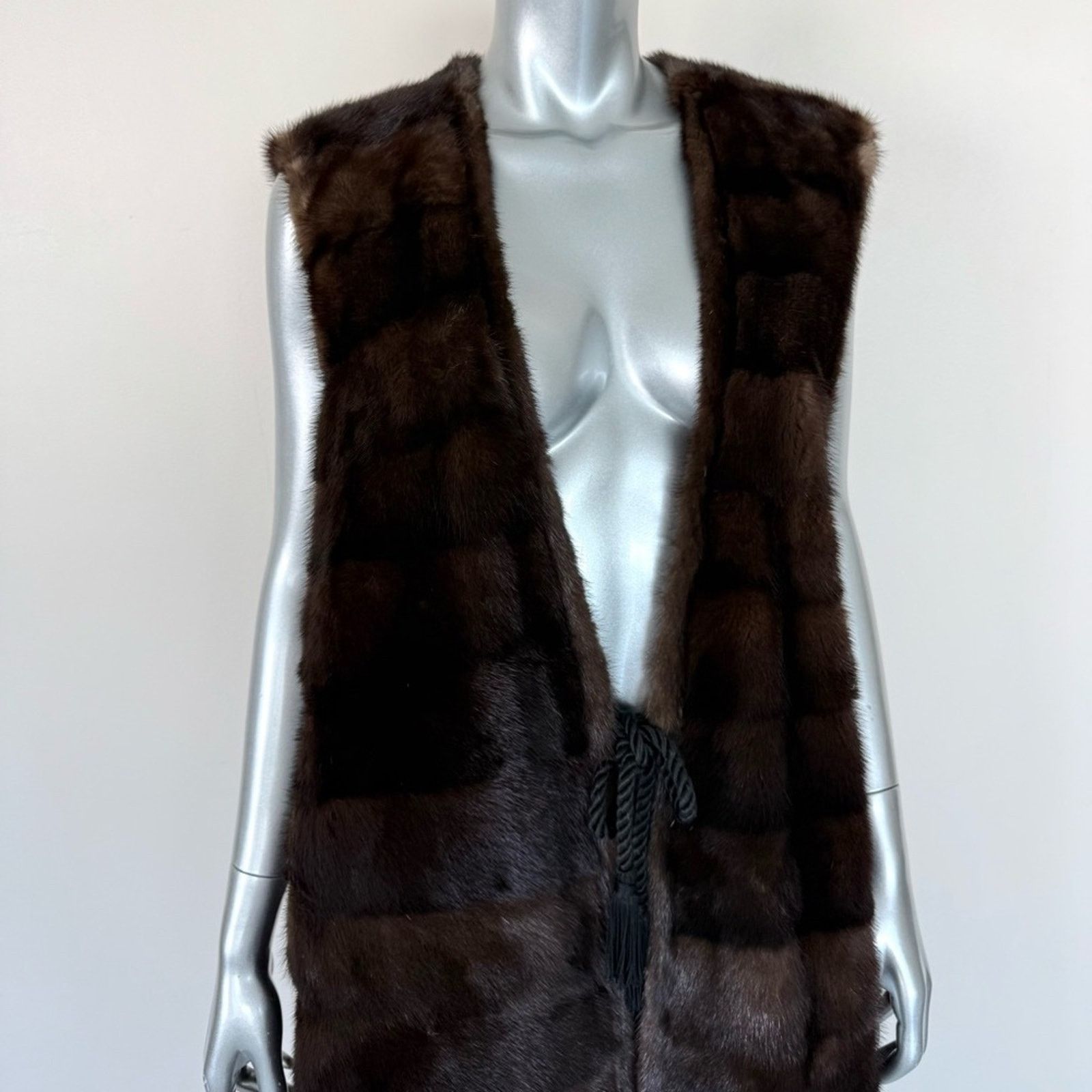 Other Mink natural fur long vest size L Retail 3200$ Size L / US 10 / IT 46 - 2 Thumbnail