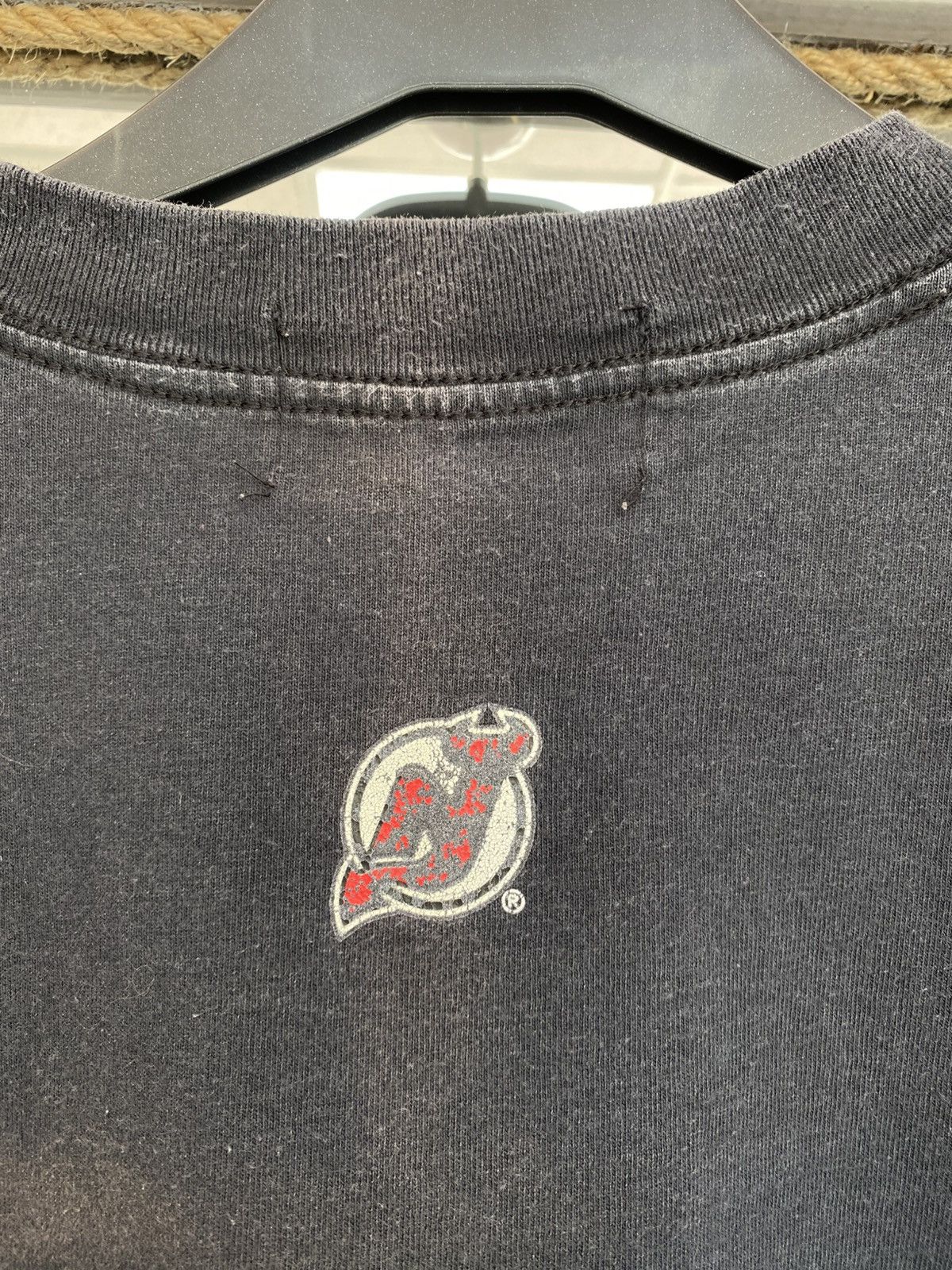 NHL Vintage NHL Devils Faded Tee Size US XL / EU 56 / 4 - 11 Thumbnail