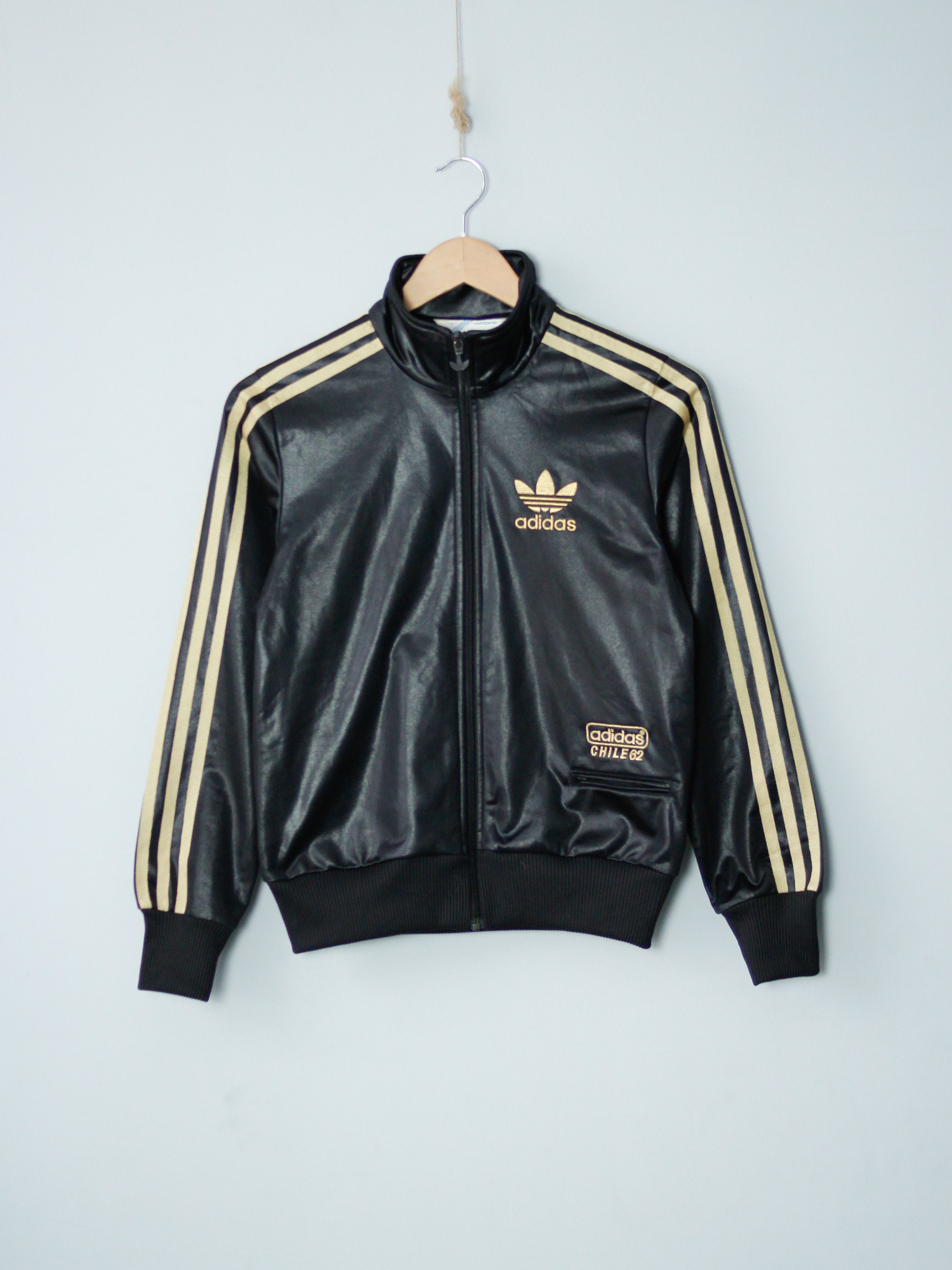 Adidas chile 62 jacket black gold deals