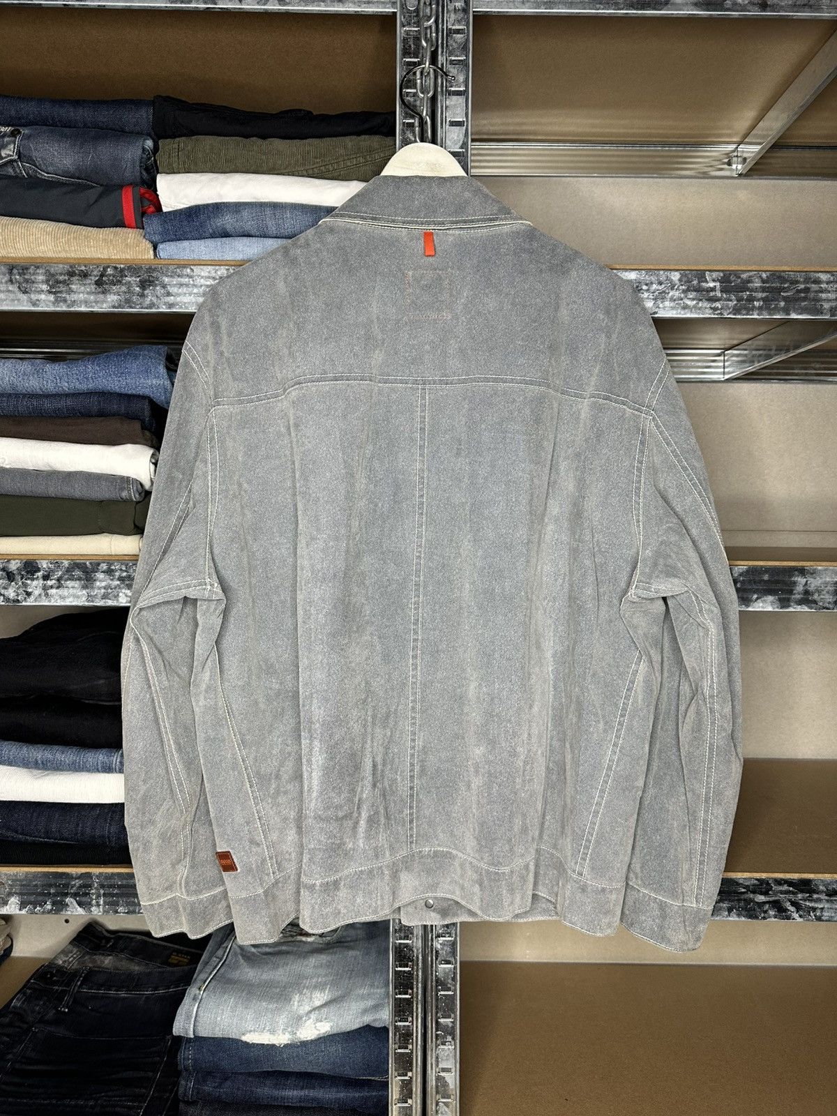 Hugo Boss Hugo Boss Grey Suede Style Jacket Buttoned Trucker Size 52 Size US L / EU 52-54 / 3 - 2 Thumbnail