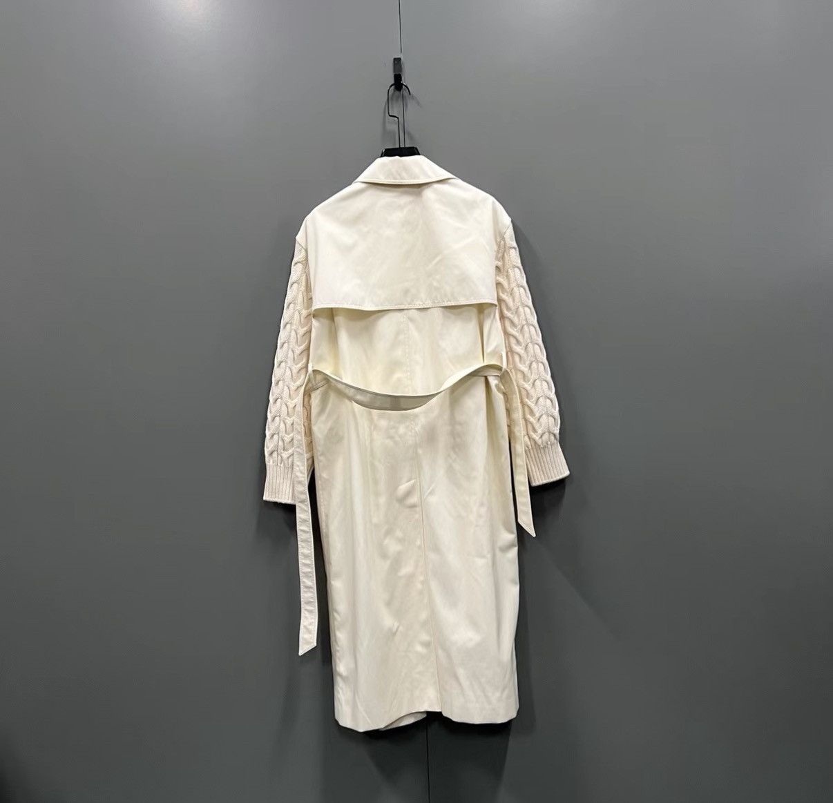 Max Mara MaxMara Off-white Knitted Panel Coat J41 Size XS / US 0-2 / IT 36-38 - 2 Thumbnail