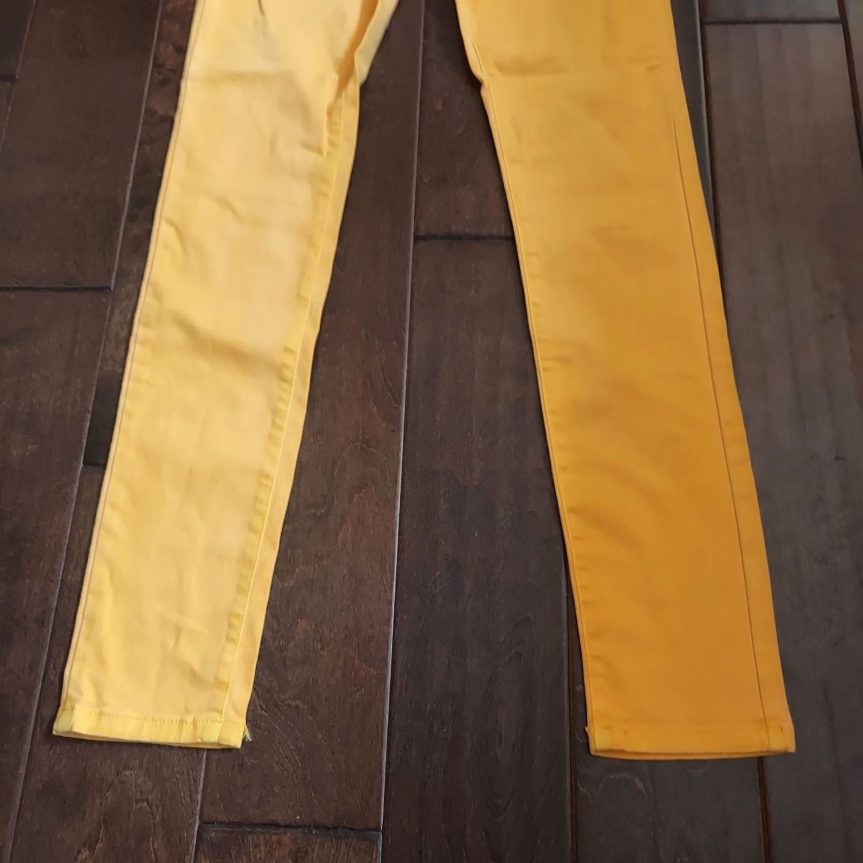 Fashion Nova Fashion Nova Jeans Women Size 7 Yellow Skinny Stretch Denim High Rise ZIP Button Solid College Juniors Womens Jeans Size 28" / US 6 / IT 42 - 3 Thumbnail