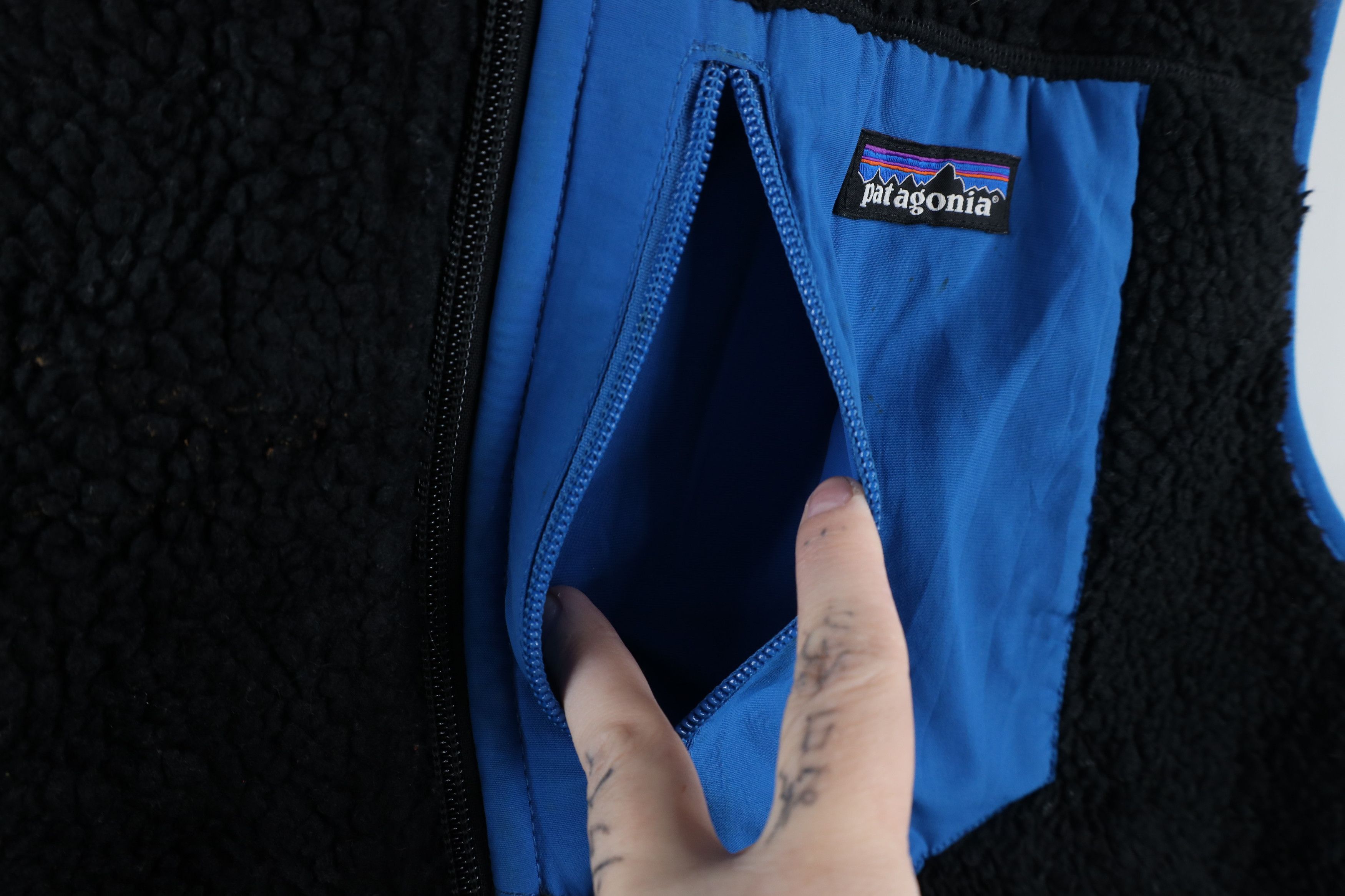 Patagonia × Vintage Patagonia Retro-X Deep Pile Fleece Vest Jacket Black Blue Size US L / EU 52-54 / 3 - 6 Thumbnail