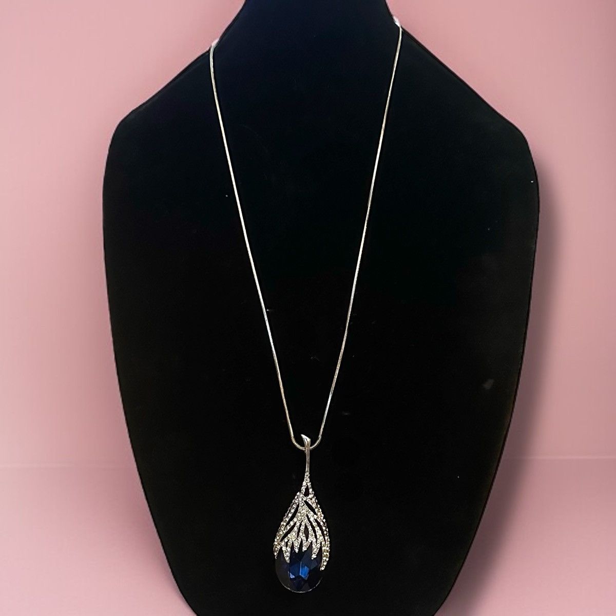 Other Silver tone jumbo blue teardrop rhinestone pendant necklace Size ONE SIZE - 2 Thumbnail