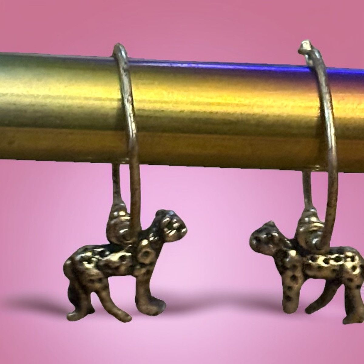 Other Silver tone cheetah hoop earrings Size ONE SIZE - 2 Thumbnail