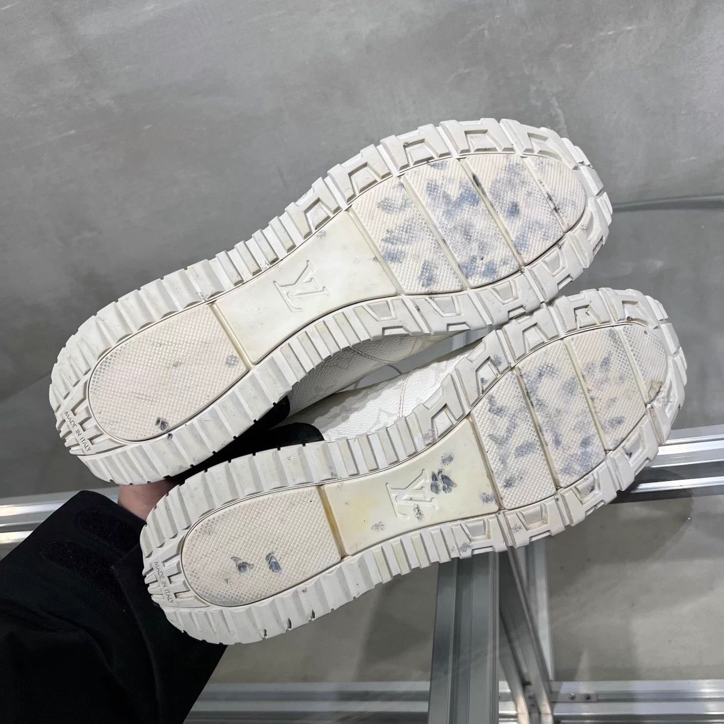 Louis Vuitton LV Run Away White Gray Print Sneakers UK7.5/41.5 Crack Size US 8 / EU 41 - 7 Thumbnail