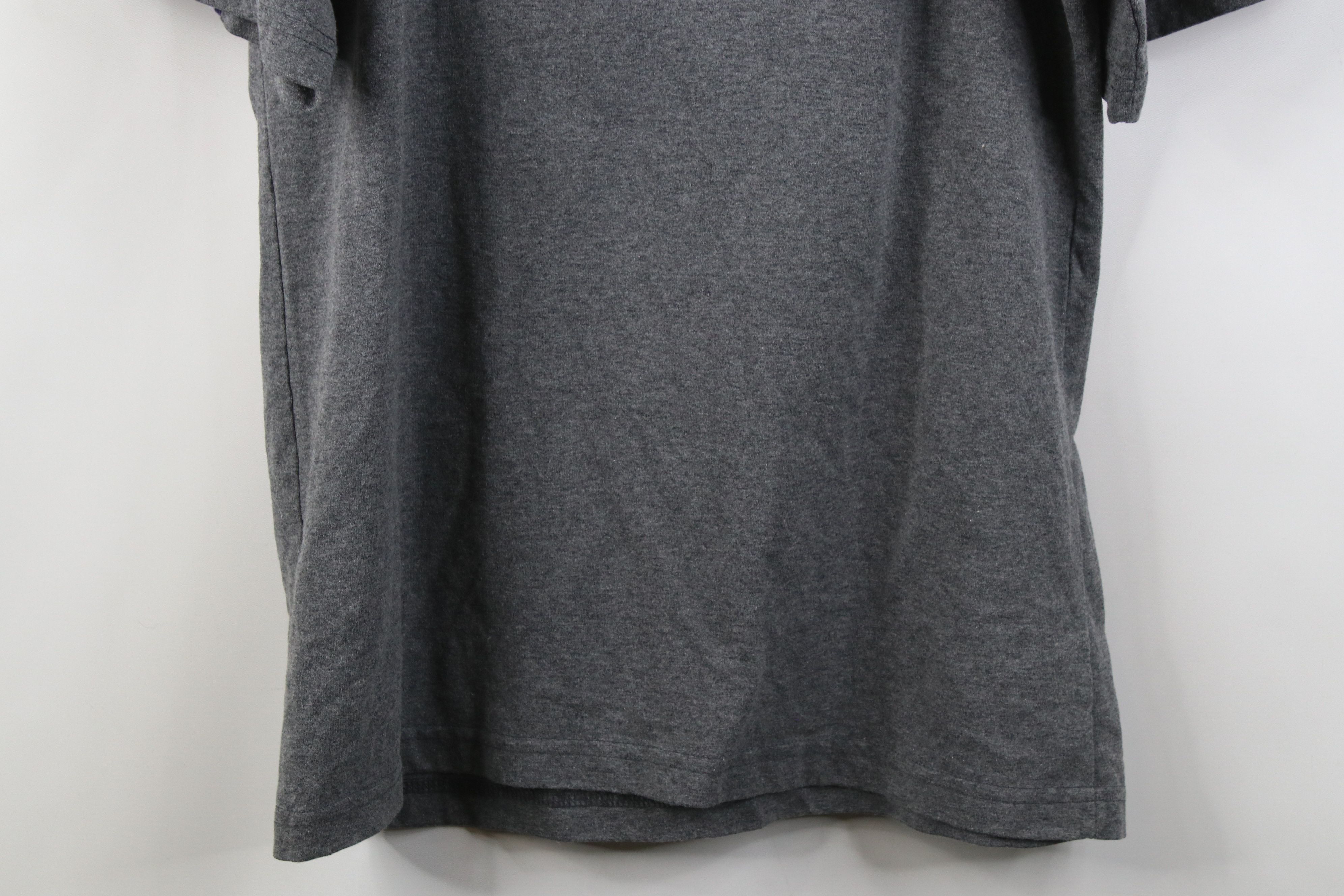 Vintage Vintage 90s Streetwear Short Sleeve V-Neck T-Shirt Gray USA Size US M / EU 48-50 / 2 - 10 Thumbnail