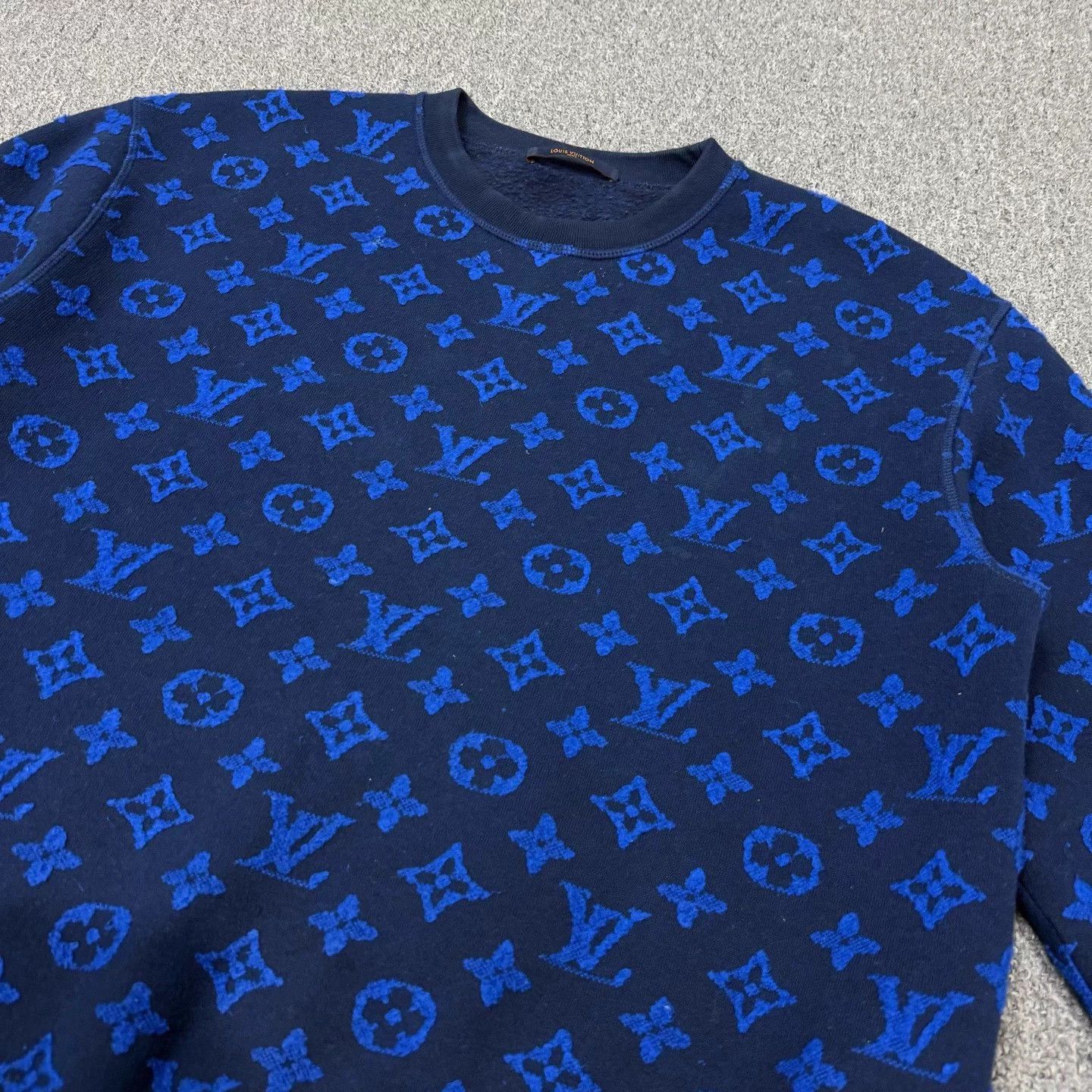 Louis Vuitton LV blue flocked Monogram allover sweatshirt L 95 New Size US L / EU 52-54 / 3 - 3 Thumbnail