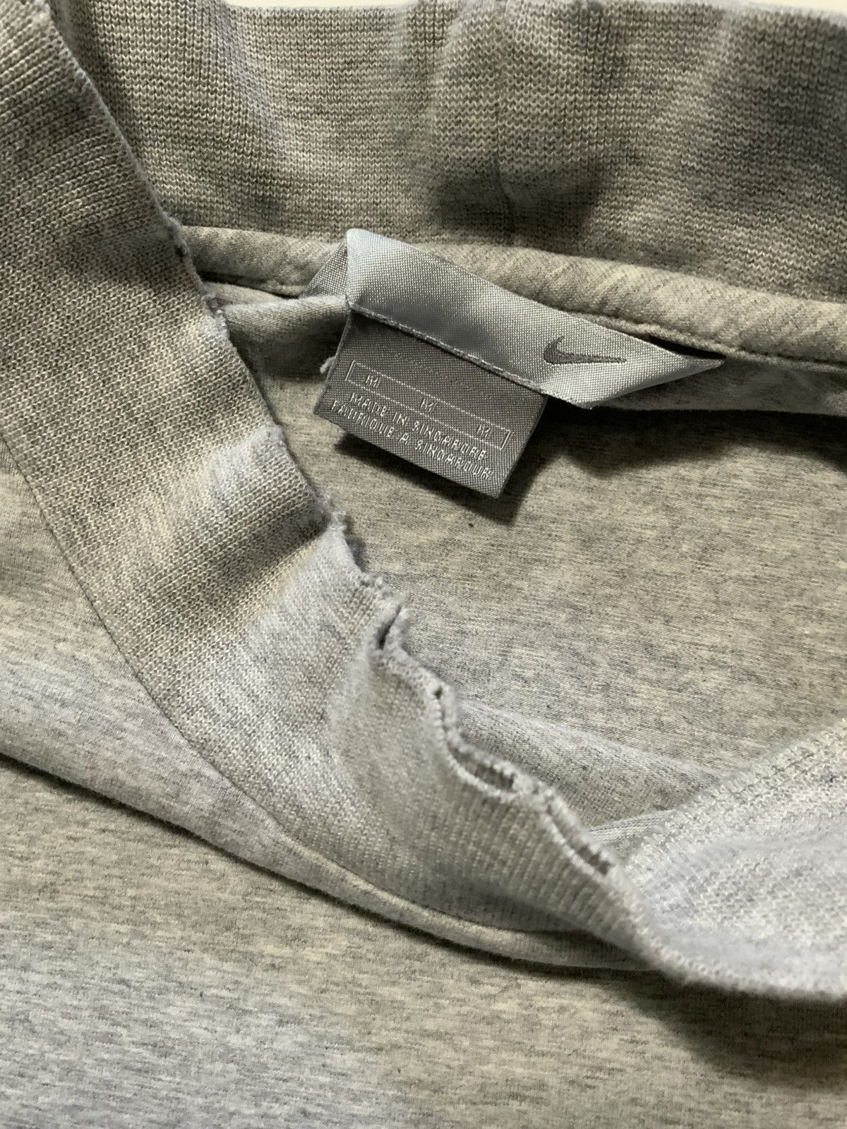 Nike Vintage Y2K Nike Sportswear Mock Neck Swoosh L/S T-Shirt Size US M / EU 48-50 / 2 - 5 Thumbnail