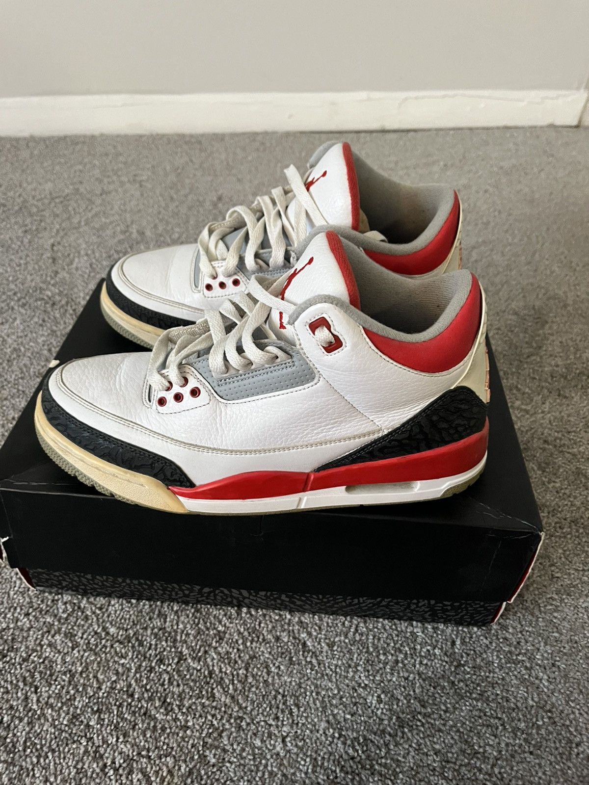Jordan Brand Jordan Fire Red 3 Size US 8.5 / EU 41-42 - 2 Thumbnail