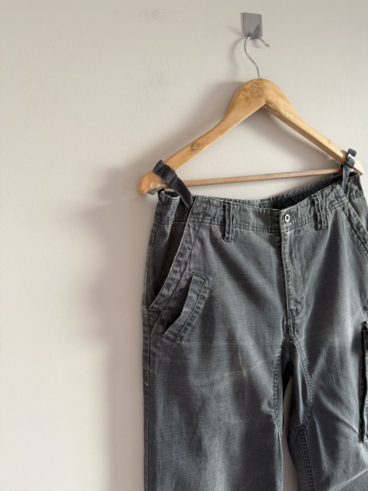 Vintage Nike Vintage Cargo Pants Faded Distressed Grey Size US 30 / EU 46 - 2 Thumbnail