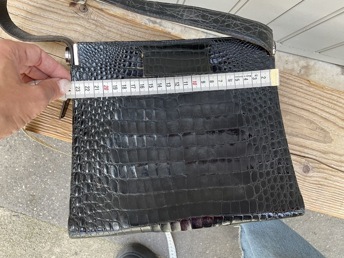 Authentic vintage 60's bag in black leather