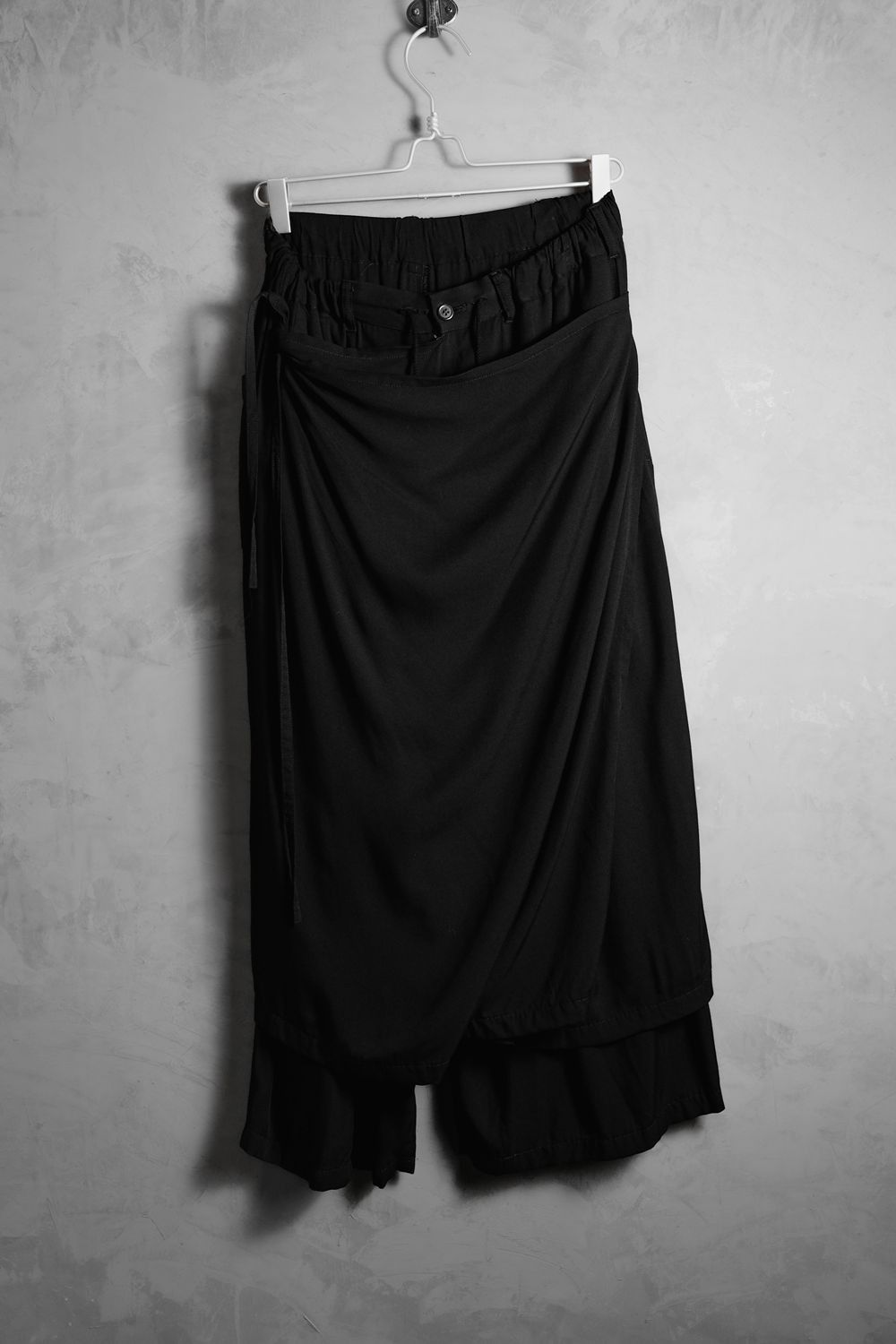 Yohji Yamamoto B Yohji Yamamoto Rayon Wrap Pants Size US 30 / EU 46 - 1 Thumbnail