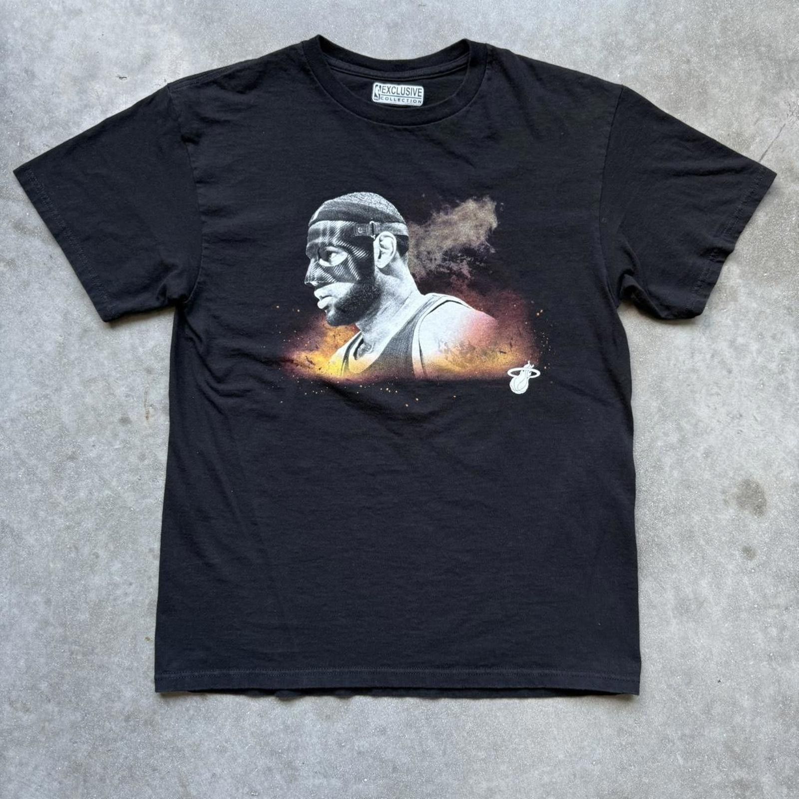 NBA NBA Exclusive Merchandise Masked Lebron Miami Heat T- Shirt Size US M / EU 48-50 / 2 - 1 Thumbnail