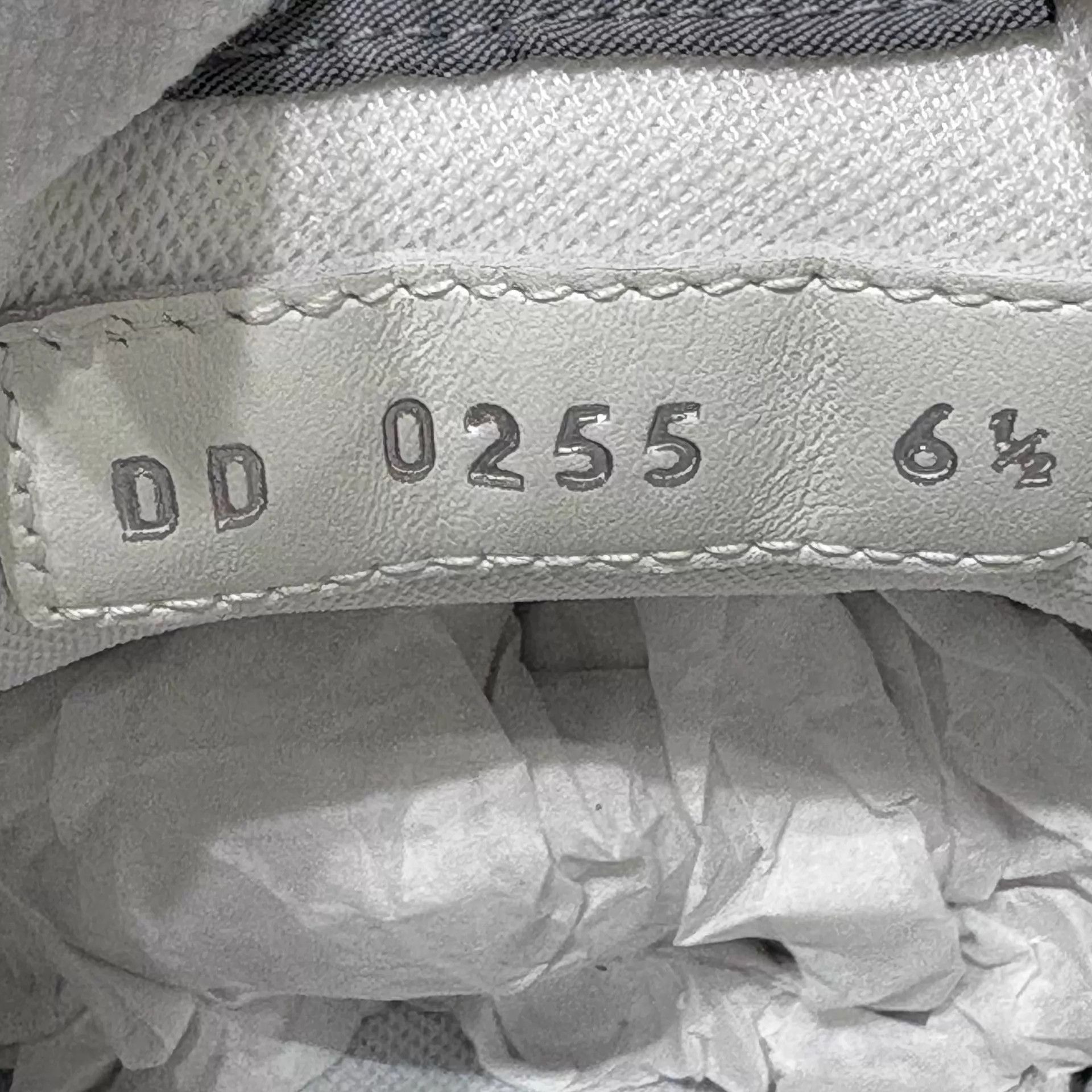 Louis Vuitton LV Classic Sneaker Gray UK6.5/40.5 New with Box Size US 7.5 / EU 40-41 - 8 Thumbnail