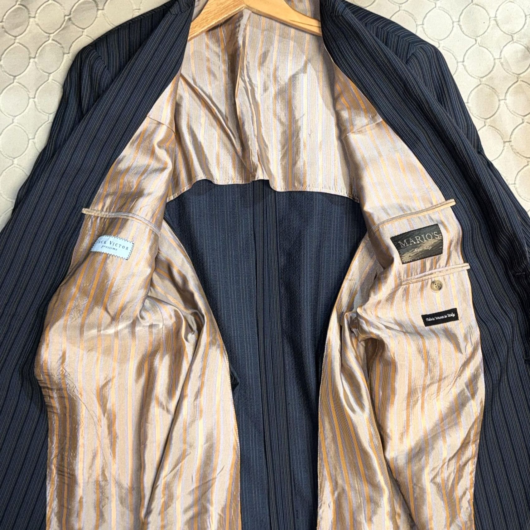 Jack Victor VINTAGE Jack Victor Prossimo Blazer Mens 46R Blue Pinstripe Sport Coat Gold Buttons Jacket/Coat Advanced Two-Button Notch Lapel 46 Regular Mens Size 46R - 4 Thumbnail