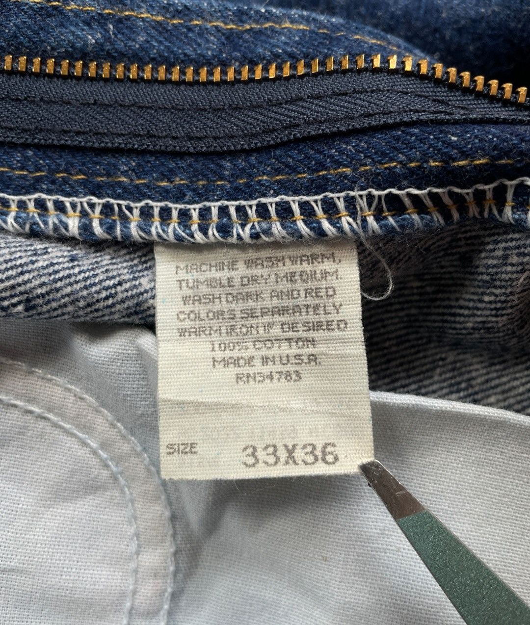Lee × Vintage Vintage Lee Genuine Jeans (LG19) Size US 31 - 7 Thumbnail