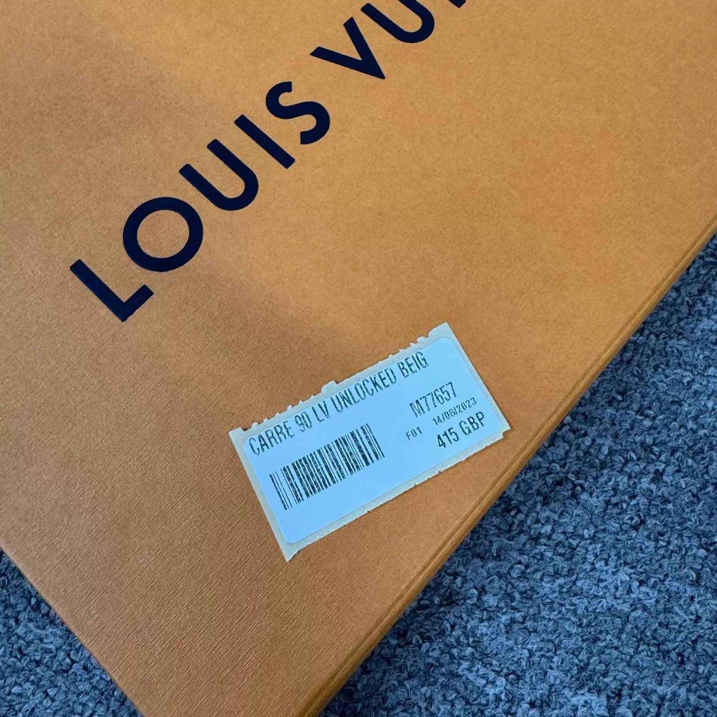 Louis Vuitton LV Colorful Lock 90x90cm Scarf Unused Size ONE SIZE - 5 Thumbnail