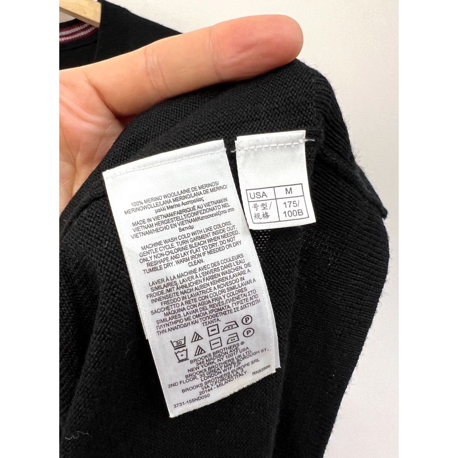 Brooks Brothers Brooks Brothers Pullover Sweater Mens Size M Extrafine Merino Wool Black V-Neck Long Sleeve Size US M / EU 48-50 / 2 - 4 Thumbnail
