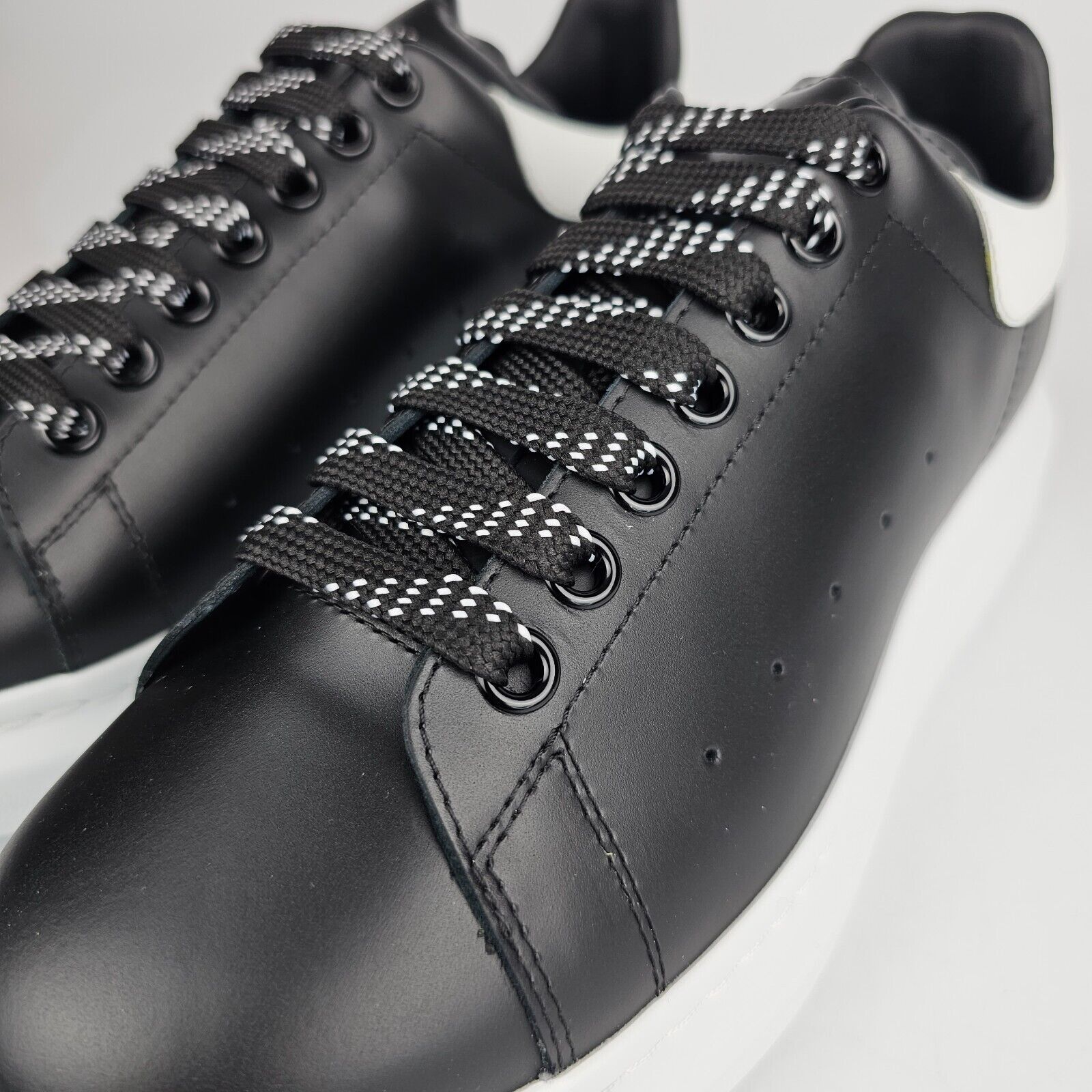 Alexander McQueen ALEXANDER MCQUEEN Oversized Men's B&W Sneakers Size US 6 / EU 39 - 9 Thumbnail