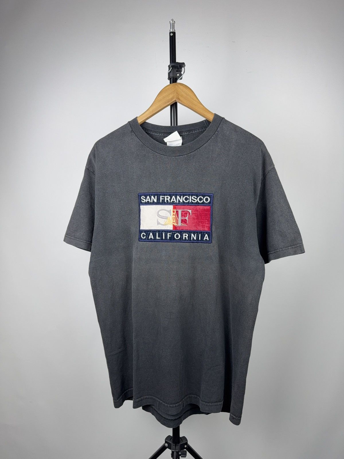 Vintage 90s Vintage San Francisco California Embroidered T Shirt USA Size US L / EU 52-54 / 3 - 1 Thumbnail