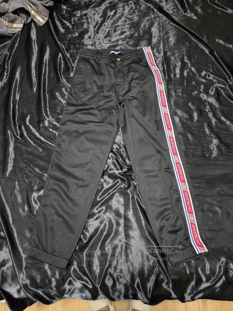 Givenchy Givenchy SizeM Classic Pants Size US 30 / EU 46 - 1 Thumbnail
