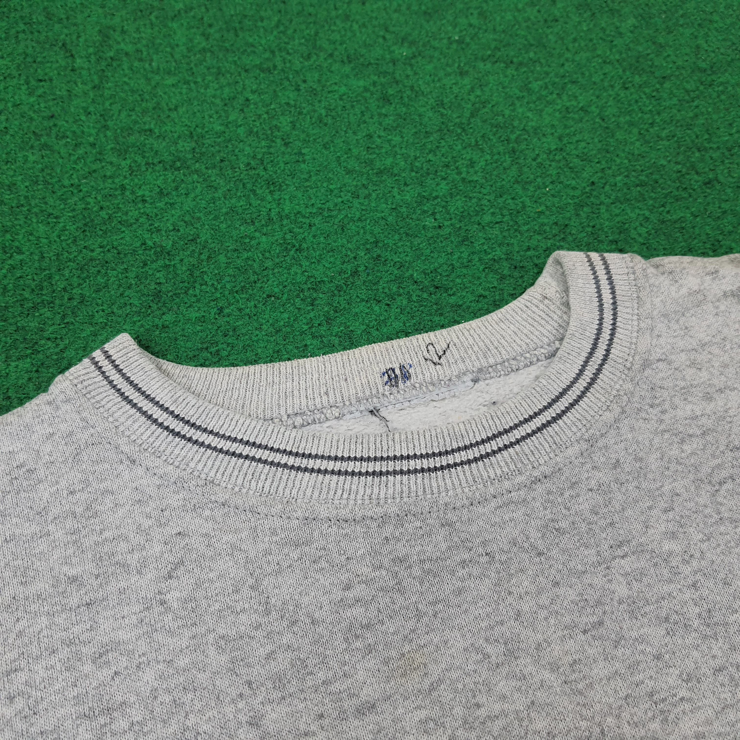 Disney × Mickey Mouse × Vintage Vintage Disney Mickey Mouse Sweatshirt C236N9 Size US L / EU 52-54 / 3 - 5 Thumbnail