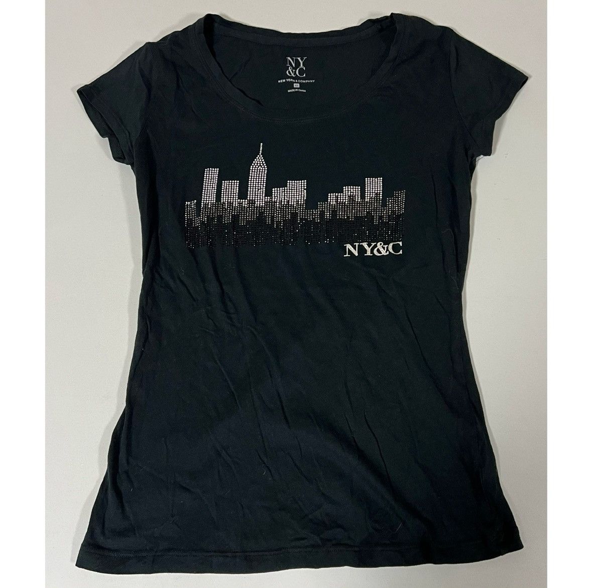 Jones New York Black Diamond NYC City Skyline Graphic T-Shirt Top Tee XS 🖤 Size XS / US 0-2 / IT 36-38 - 1 Thumbnail