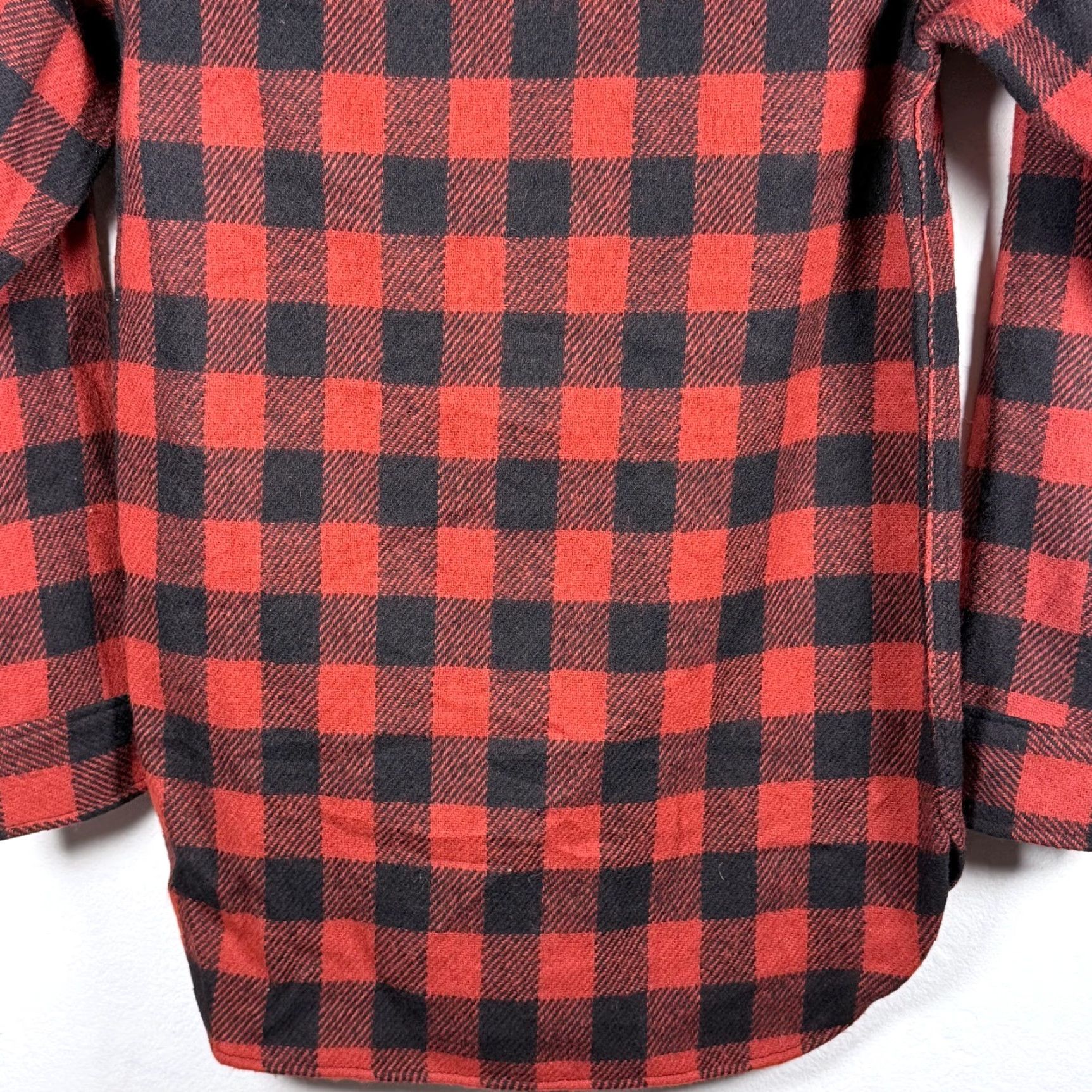 Vintage VINTAGE L.L.Bean Shirt Men Red Black Buffalo Plaid Wool Long Sleeve Size Small Size US S / EU 44-46 / 1 - 6 Thumbnail