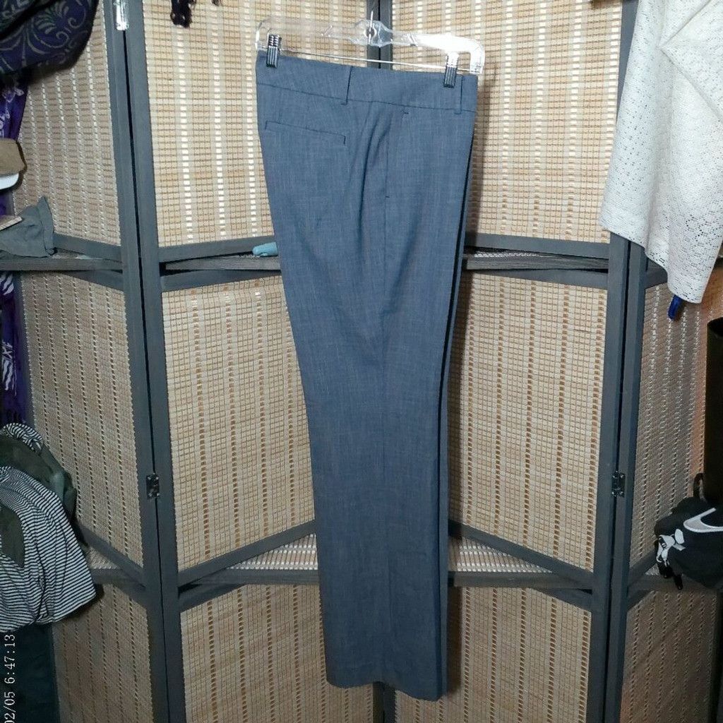 Ann Taylor Ann Taylor Factory Hidden zip closure, front pleat trousers. Size 30" / US 8 / IT 44 - 6 Thumbnail