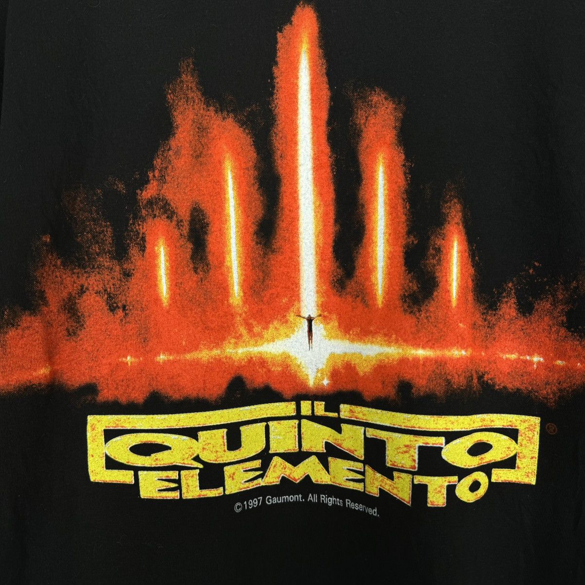 Vintage Vintage 1997 The Fifth Element Rare Italian Promo T Shirt Size US XL / EU 56 / 4 - 3 Thumbnail