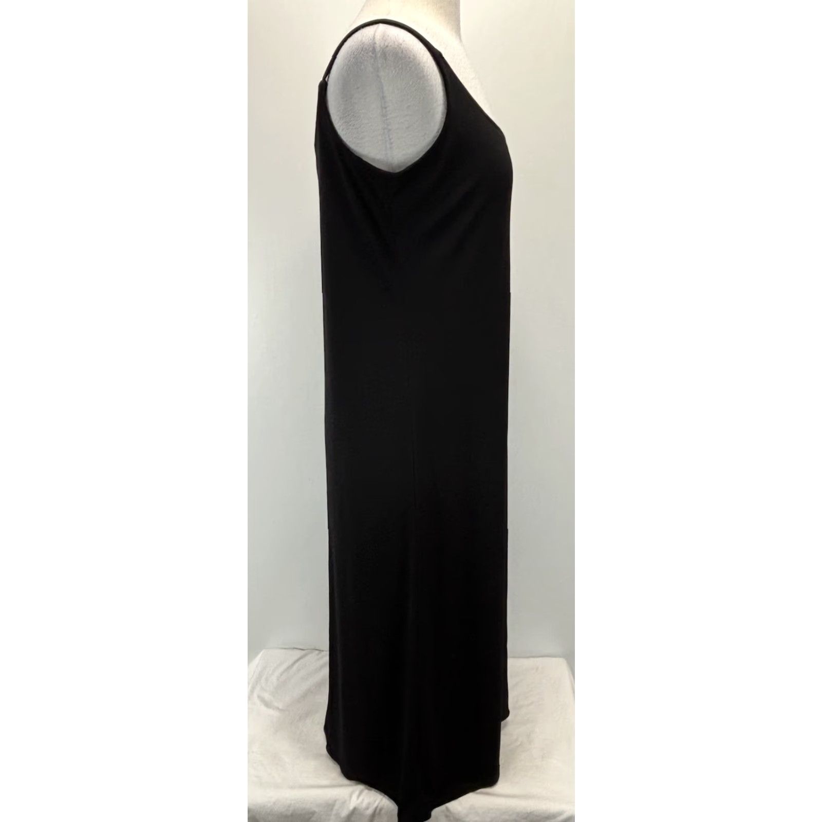 Vintage Maggie Shepherd Tank Midi Dress Women Medium Black Classic Solid Sleeveless Round Pullover Party Casual Travel Knit Polyester Blend Size M / US 6-8 / IT 42-44 - 4 Thumbnail
