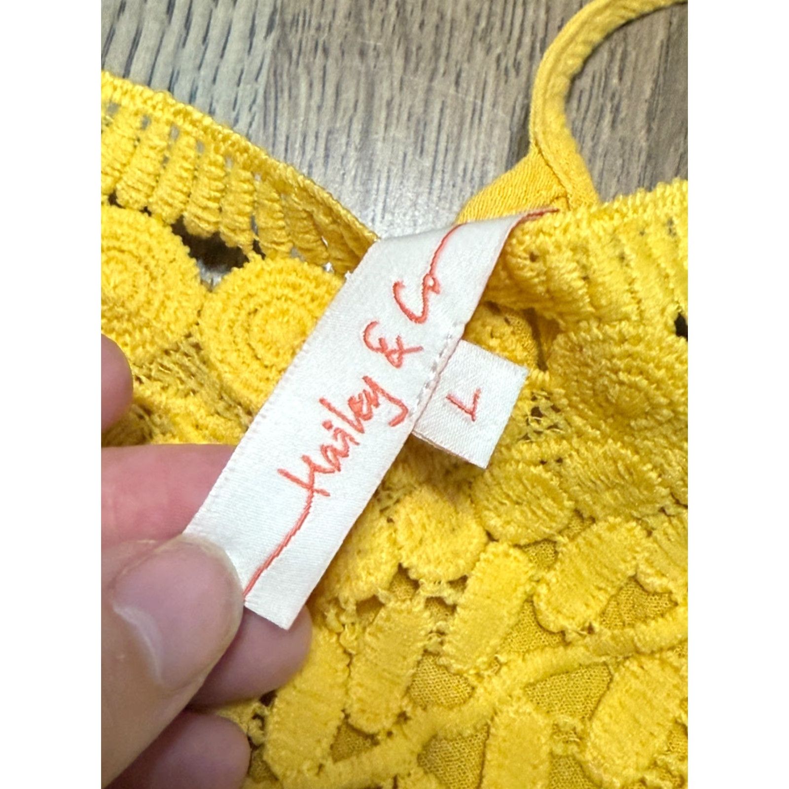 Vintage Hailey & Co. Tank Top Women's Size Large Yellow Crochet Ruffles Tank Women Casual Sleeveless Pullover Vest Size L / US 10 / IT 46 - 7 Thumbnail