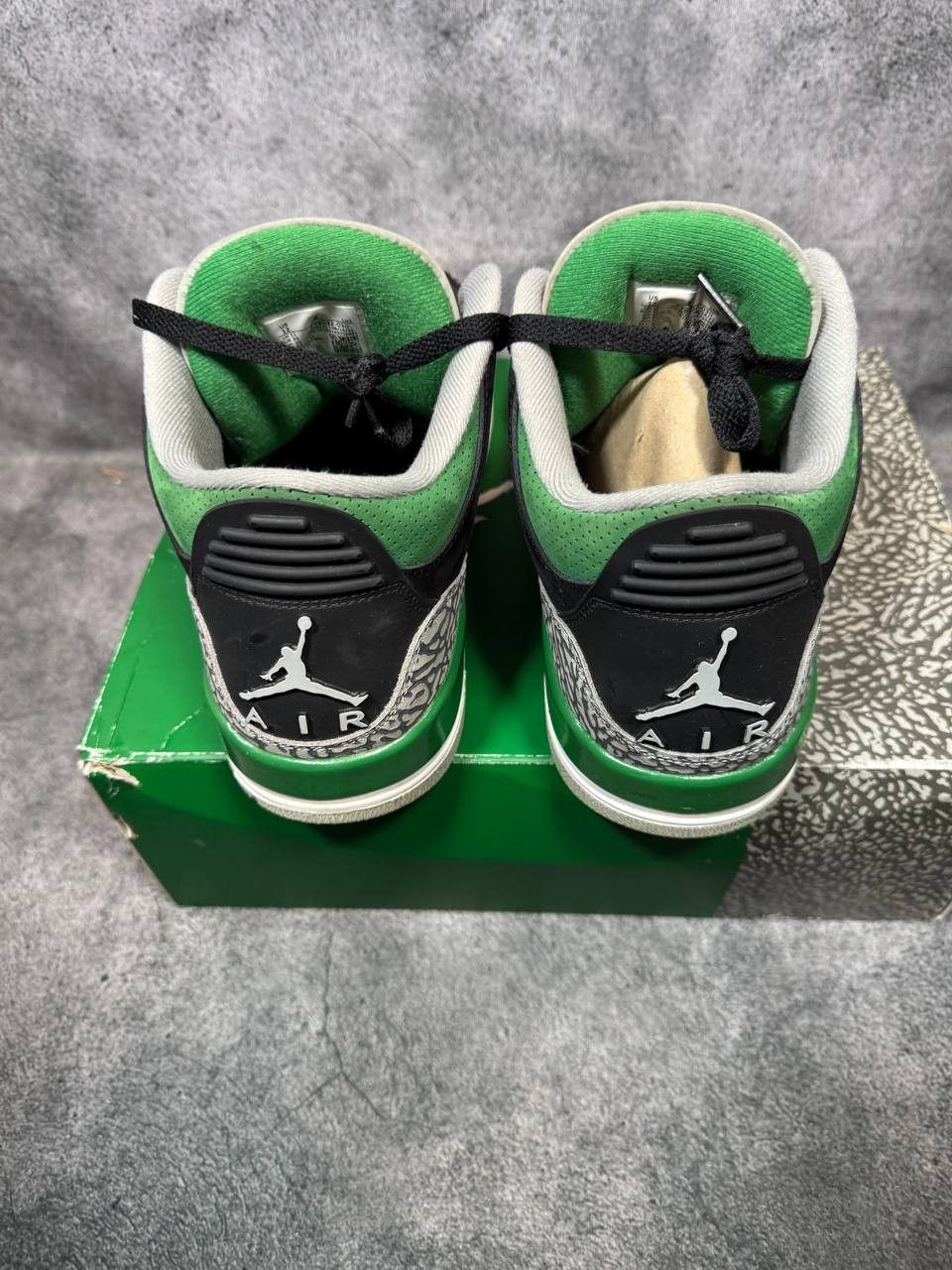 Jordan Brand Size 12 | Jordan 3 Pine Green With Box | Pre-Owned Size US 12 / EU 45 - 3 Thumbnail