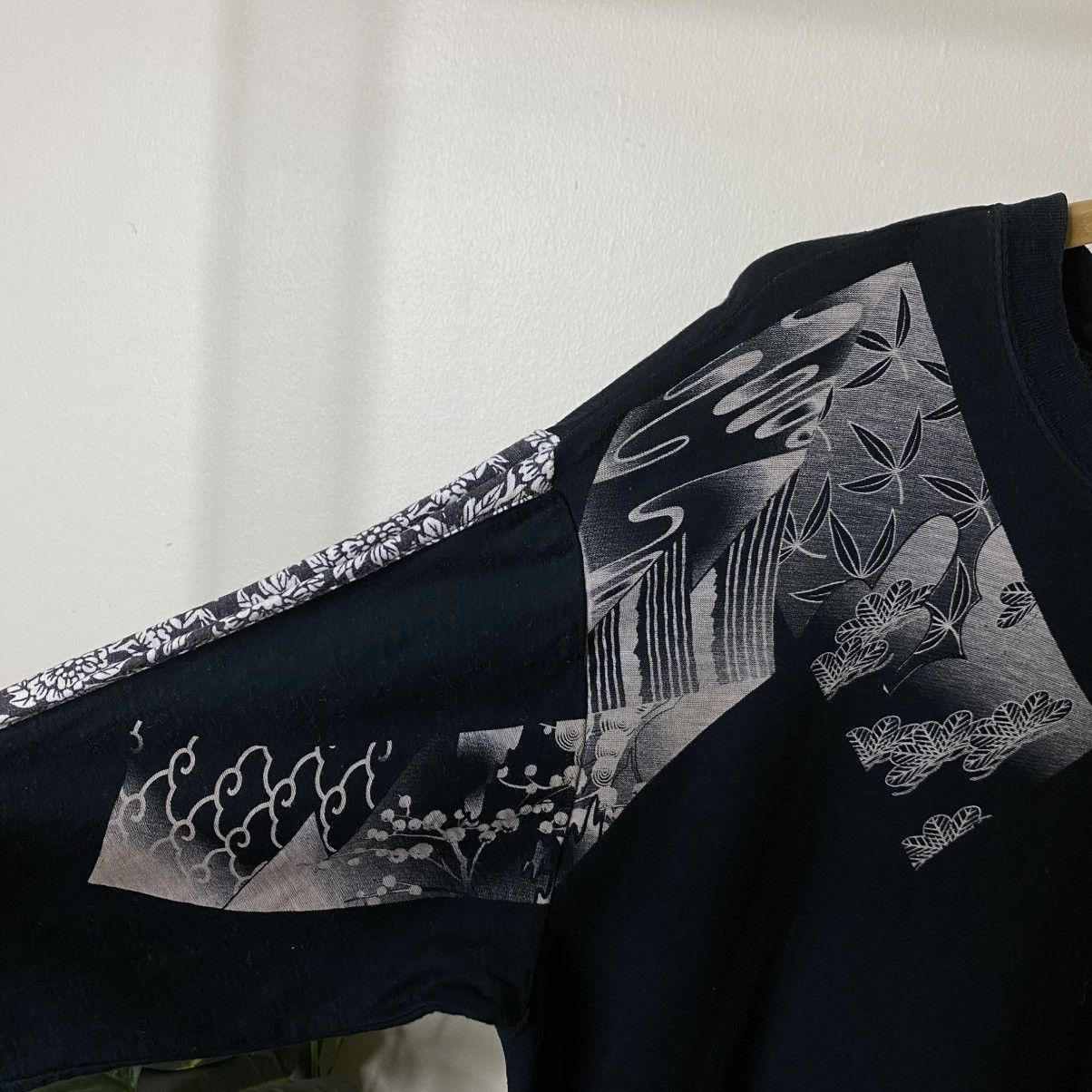 Japanese Brand Karakuri Tamashii Embroidery Detailing Ed Hardy Style LS Size US L / EU 52-54 / 3 - 8 Thumbnail