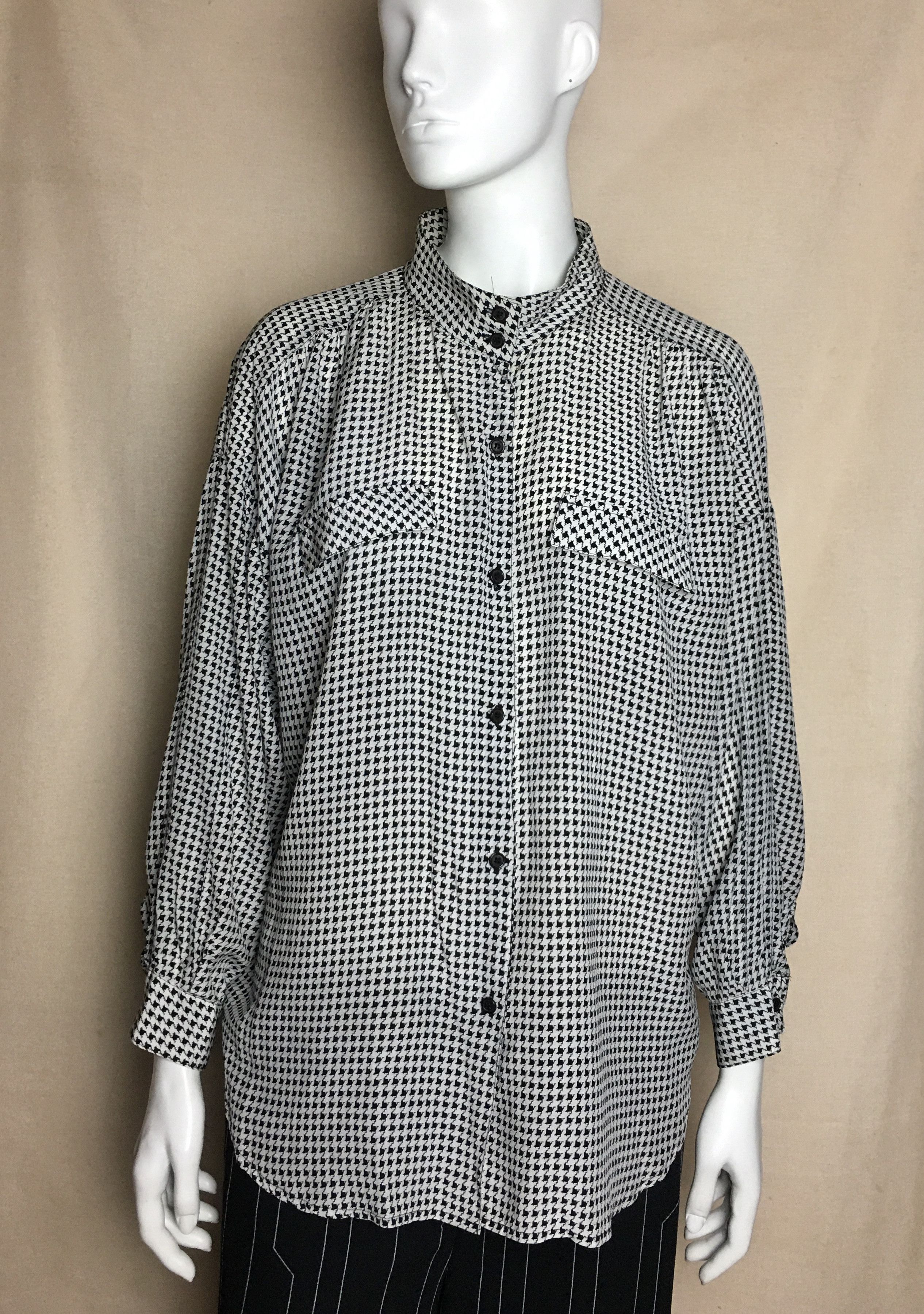 Dior Christian Dior Vintage Silk Houndstooth Blouse Shirt Size M Size M / US 6-8 / IT 42-44 - 1 Thumbnail