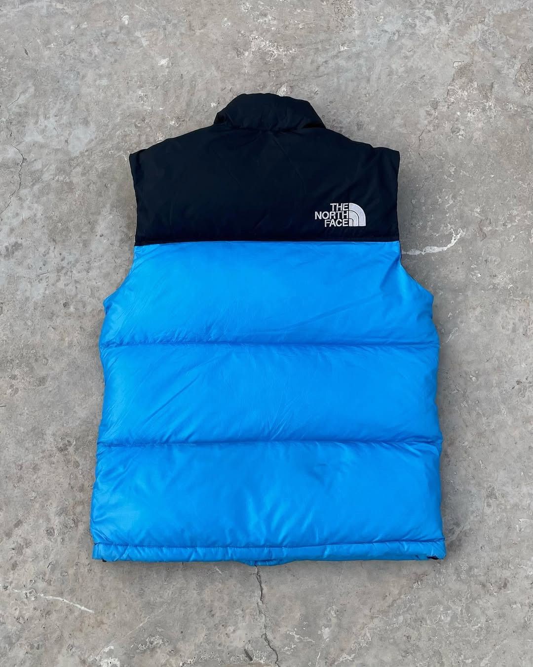 The North Face Vintage TNF 700 Nuptse Down Sleeveless Puffer Jacket Size US S / EU 44-46 / 1 - 3 Thumbnail
