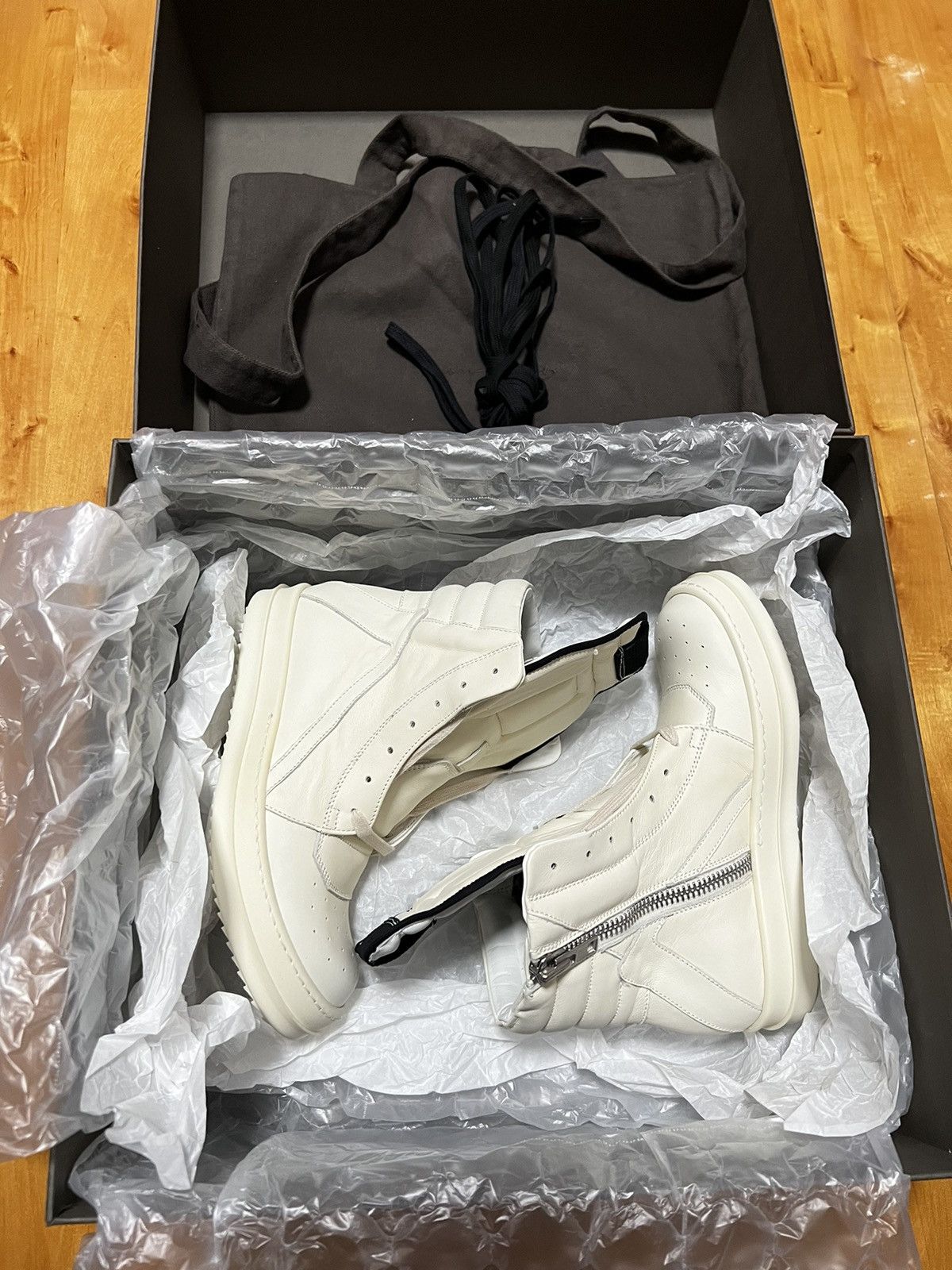 Rick Owens Rick owens white geobasket sz35 Size US 5 / IT 35 - 12 Thumbnail