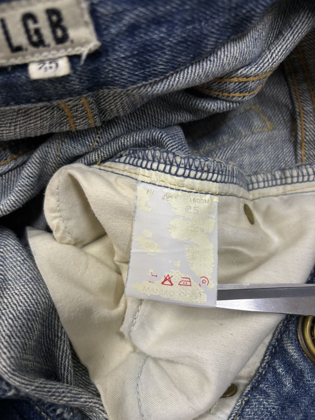 Le Grande Bleu (L.G.B.) Le Grande Bleu L.G.B. Wolfcut Flare Distressed Jeans Size US 29 - 18 Thumbnail