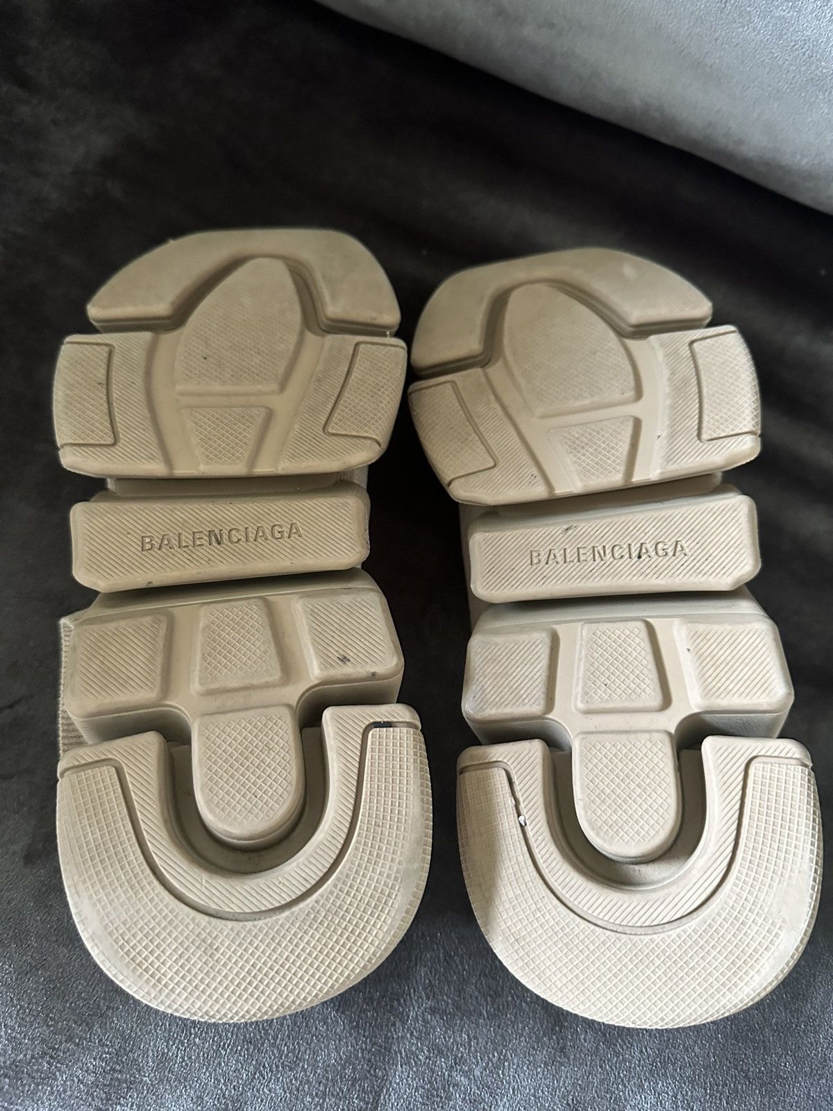 Balenciaga Balenciaga Speed 2.0-sneakers beige size 39 Size US 8 / IT 38 - 15 Thumbnail