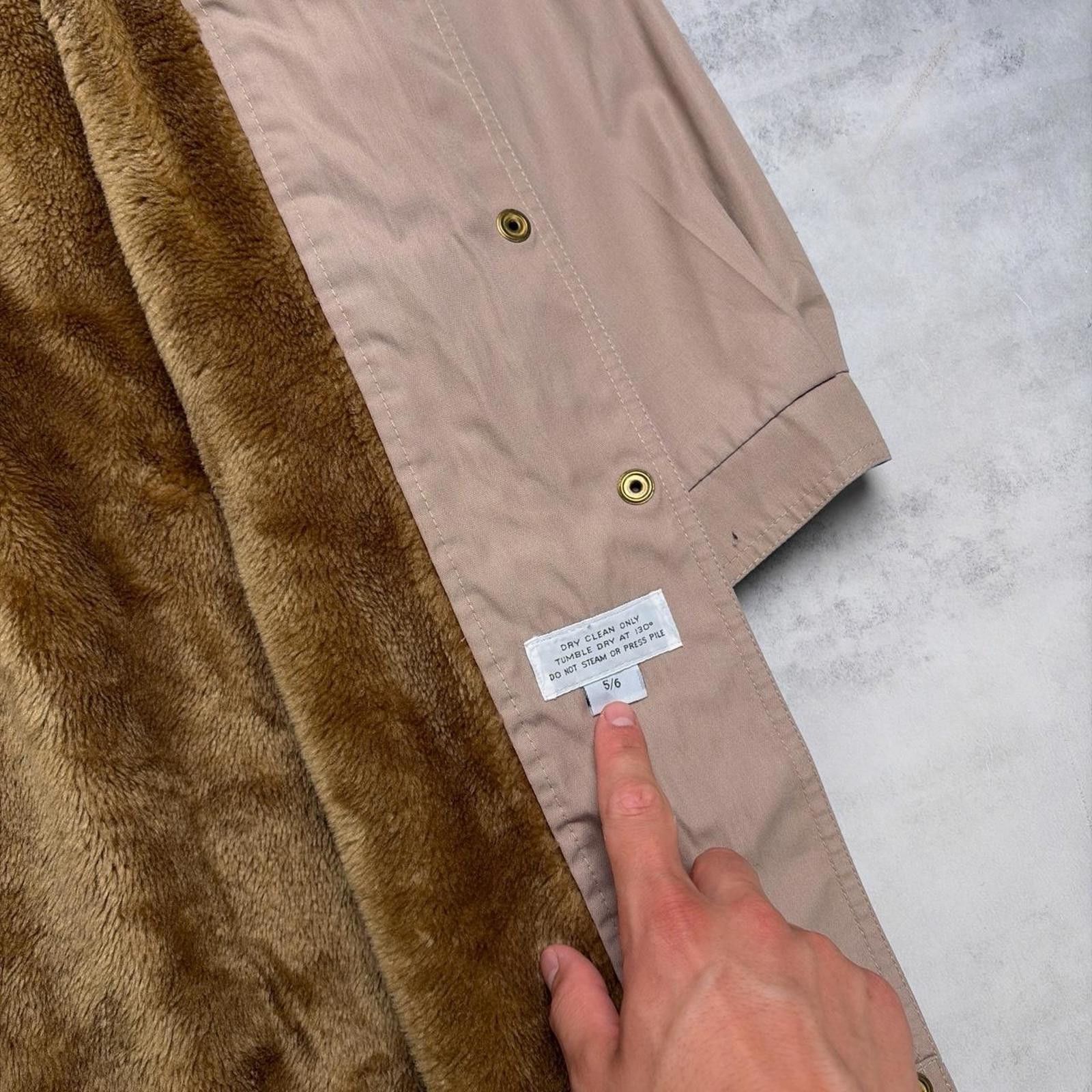 London Fog Vintage 90’s Beige London Fog Faux Fur Lined Trench Coat Size M / US 6-8 / IT 42-44 - 6 Thumbnail