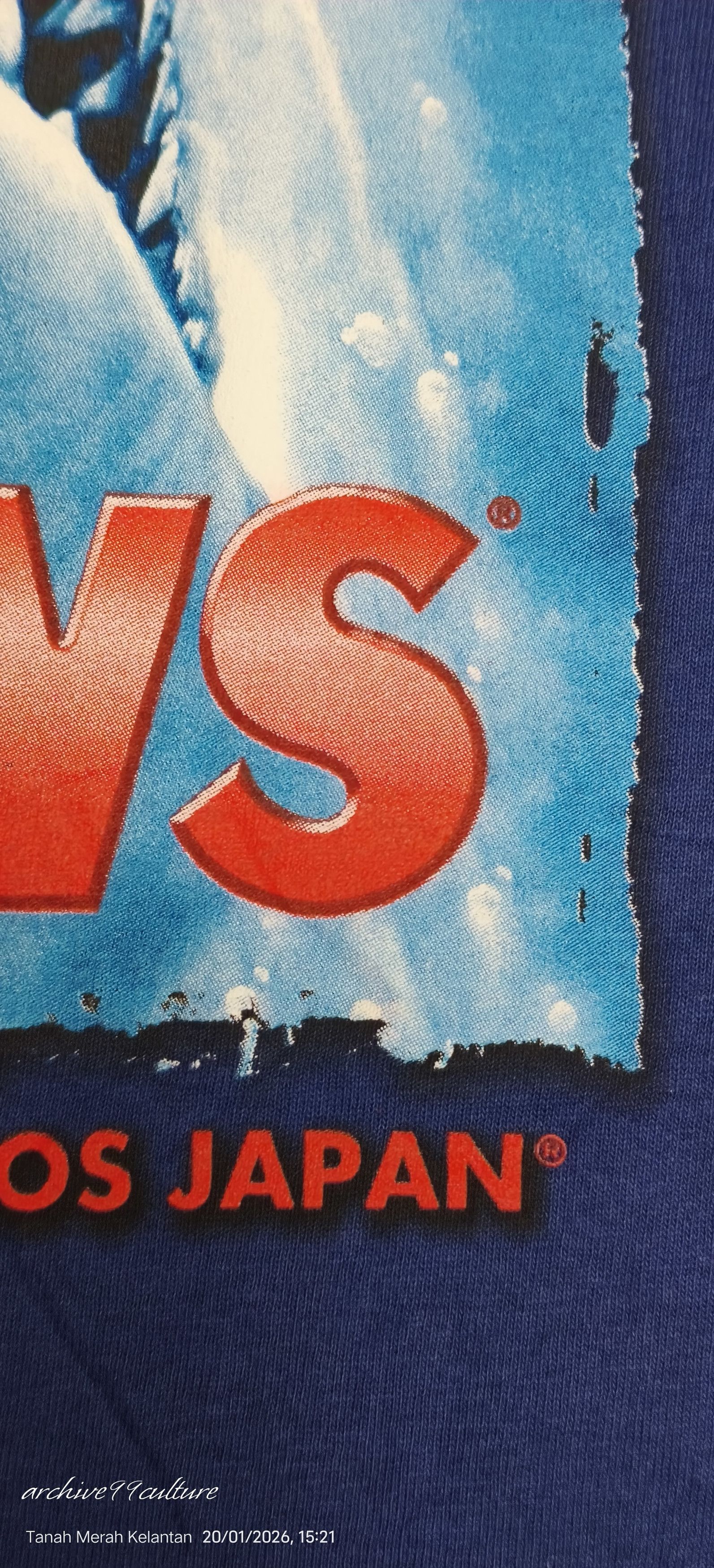 Universal Studios Vintage 2000 JAWS Movie Universal Studios Japan merch tee Size US L / EU 52-54 / 3 - 8 Thumbnail