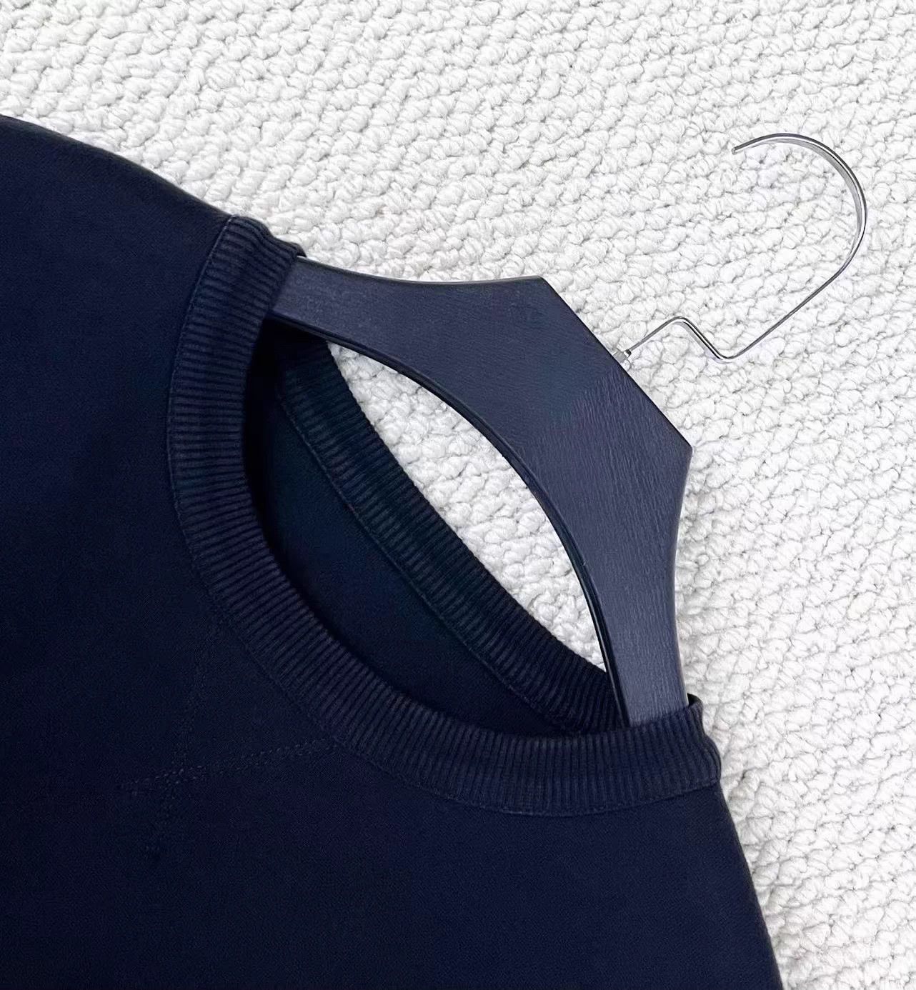 Valentino Valentino Black V Logo Short Sweatshirt XS Unisex 98 New Size US XS / EU 42 / 0 - 3 Thumbnail