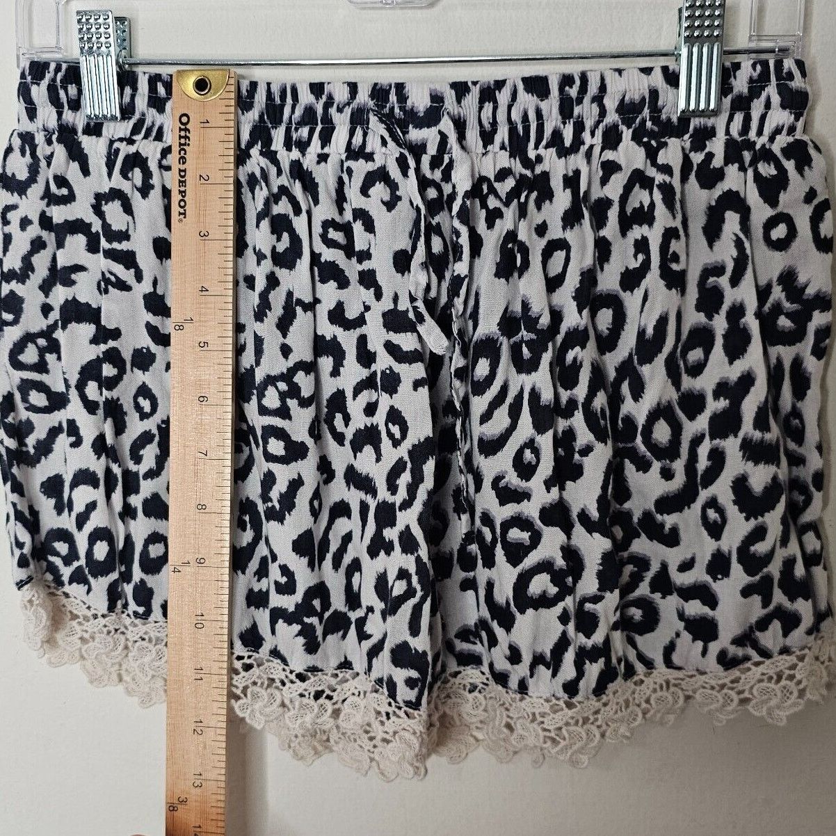 Other Raga Ivory & Black Leopard Cream Lace Trim Short Shorts L Size 34" / US 12 / IT 48 - 5 Thumbnail