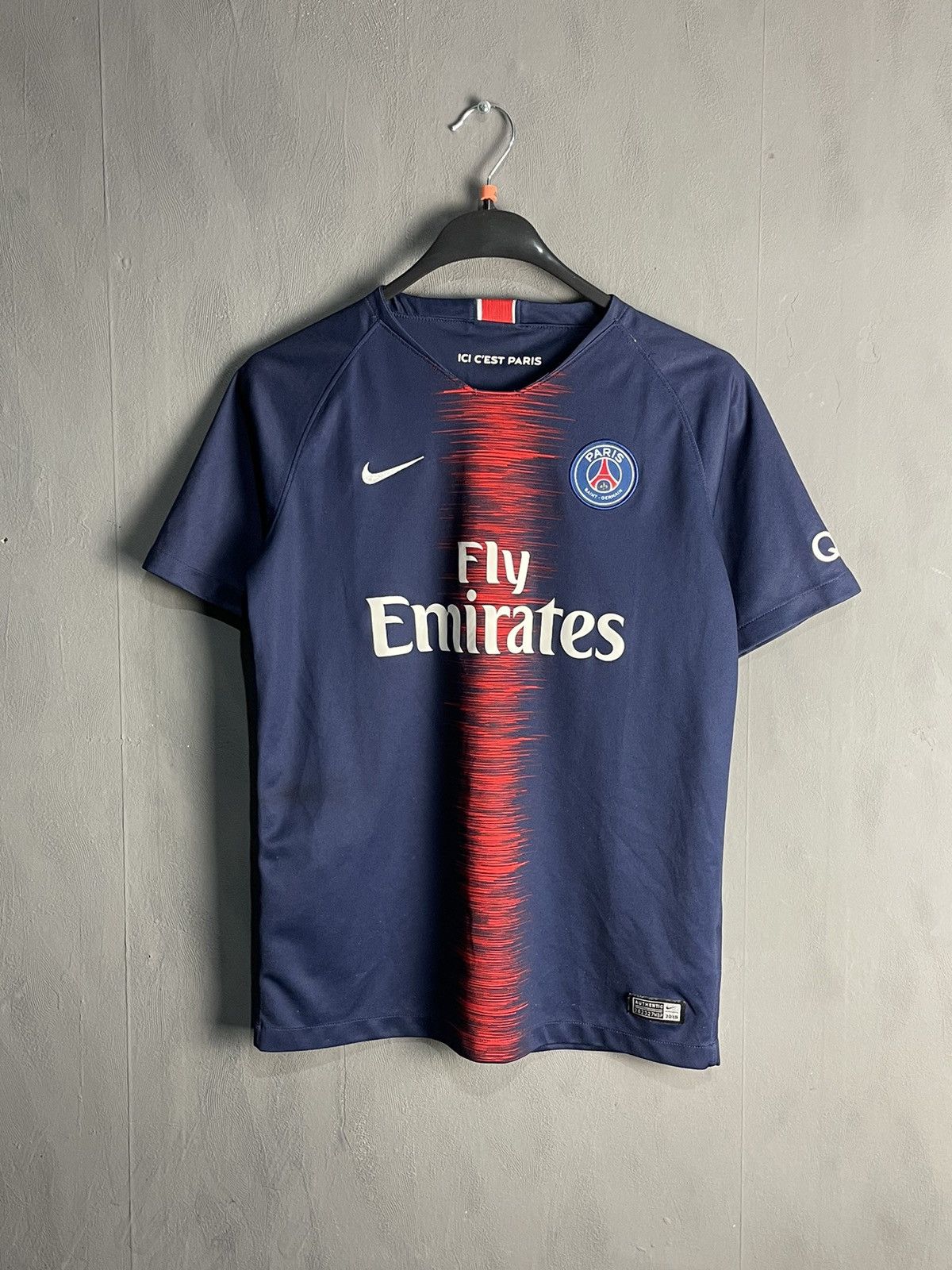 Nike Paris Saint Germain PSG Mbappe 2017 2019 Soccer Jersey Size US S / EU 44-46 / 1 - 2 Thumbnail