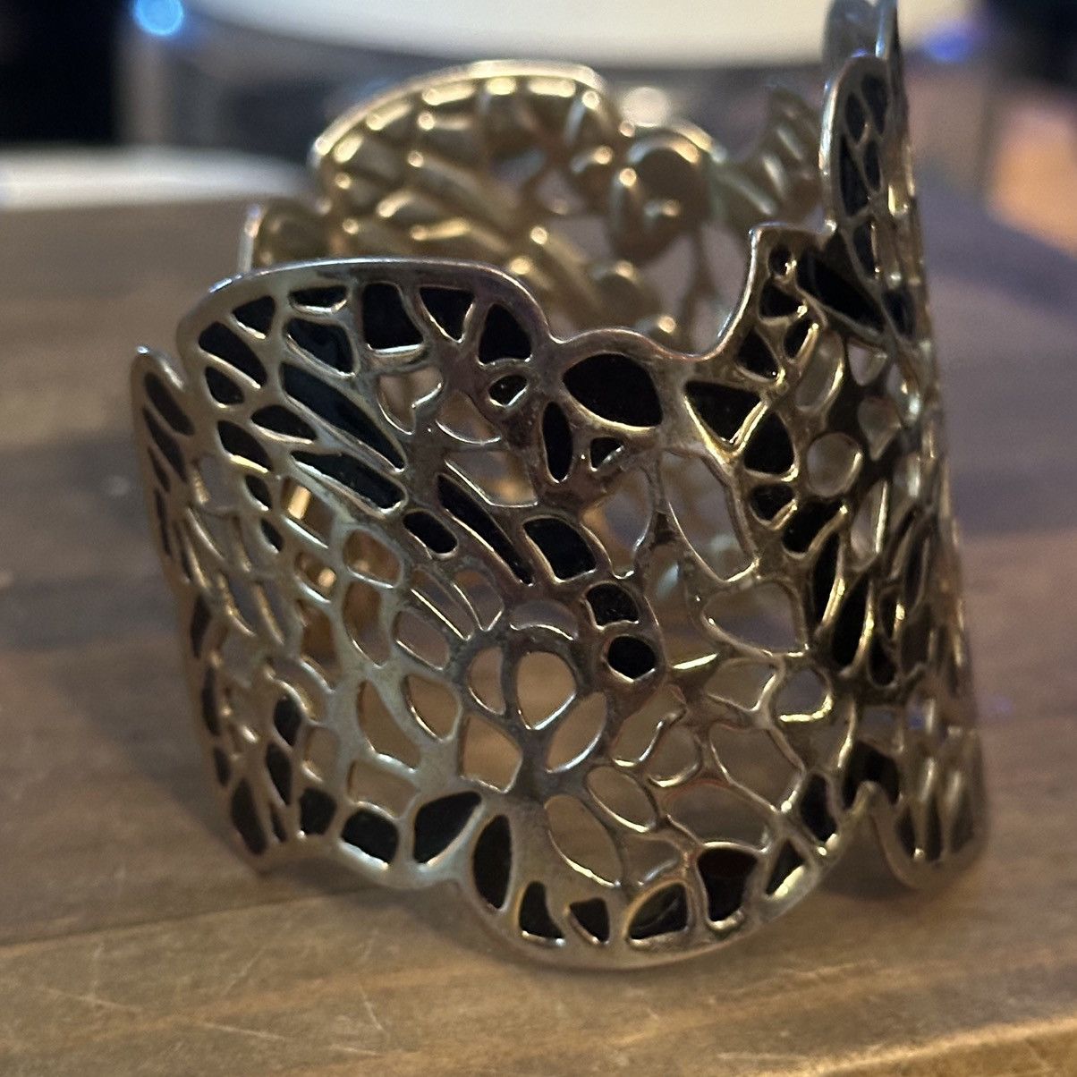 Other Gold filigree wide cuff bracelet Size ONE SIZE - 4 Thumbnail