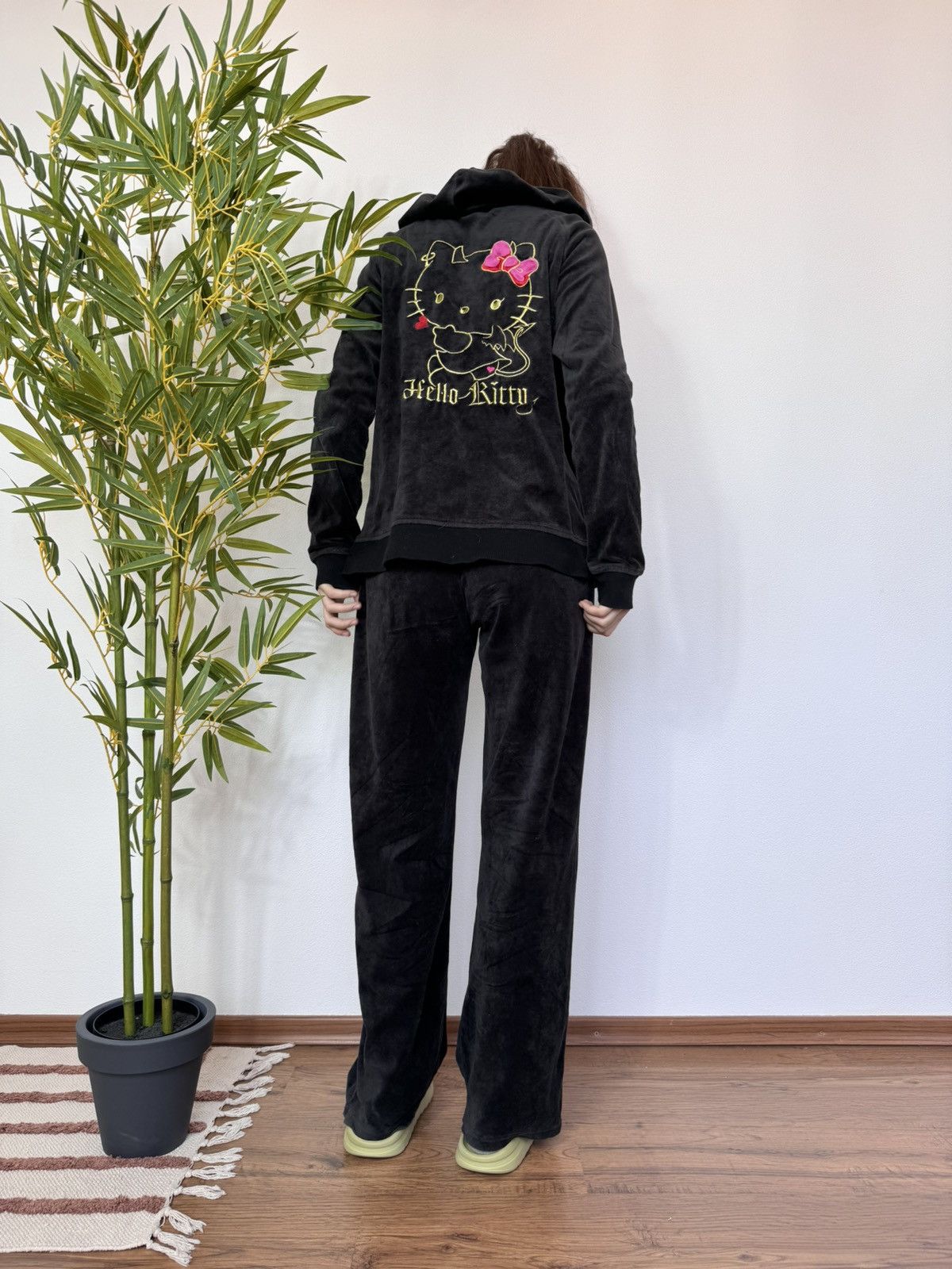 Anime × Cartoon Network × Vintage VINTAGE HELLO KITTY VELOUR TRACKSUIT Size M / US 6-8 / IT 42-44 - 2 Thumbnail