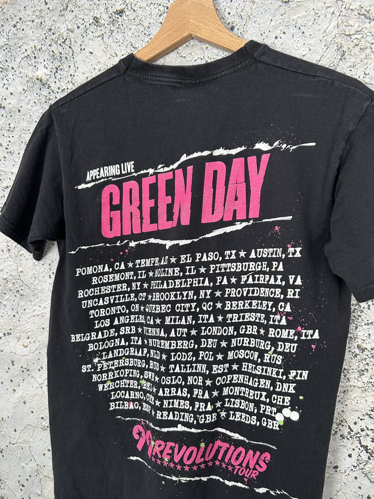 Band Tees Vintage Green Day 99 Revolutions Tour Rock Band Tee Rare Size US S / EU 44-46 / 1 - 6 Thumbnail