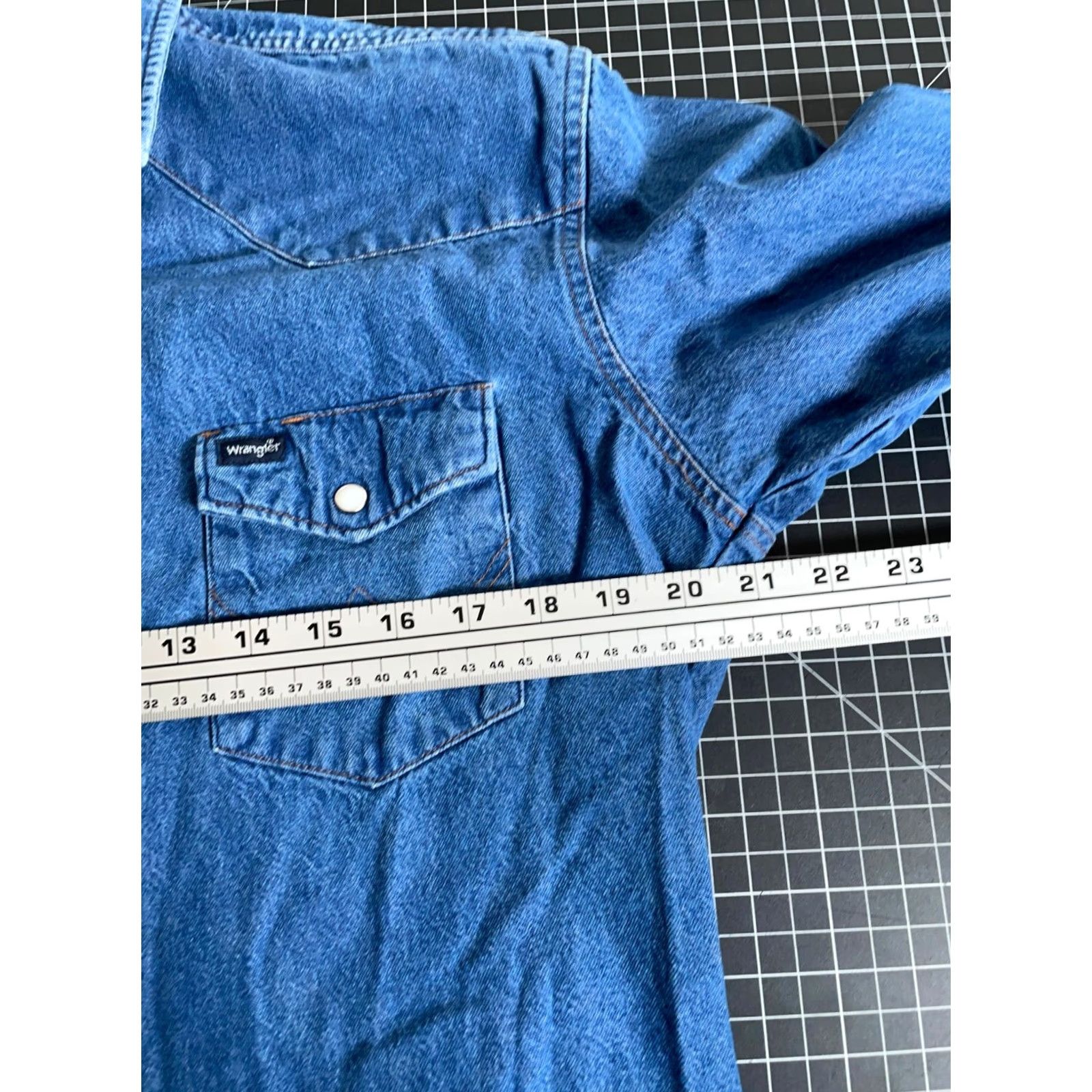 Wrangler VINTAGE Wrangler Denim Western Shirt Mens Medium Blue Pearl Snap Rockabilly Cowboy Shirt Men Pearl Snap Western Denim Size US M / EU 48-50 / 2 - 5 Thumbnail